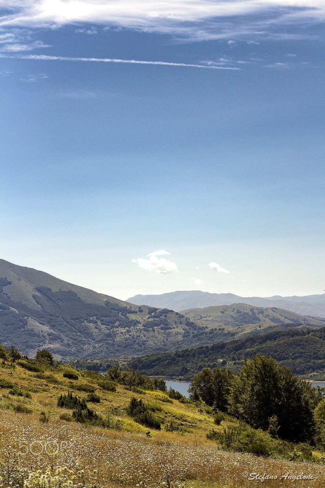 Canon EF 28-105mm f/3.5-4.5 USM sample photo. Landscape lake campotosto photography