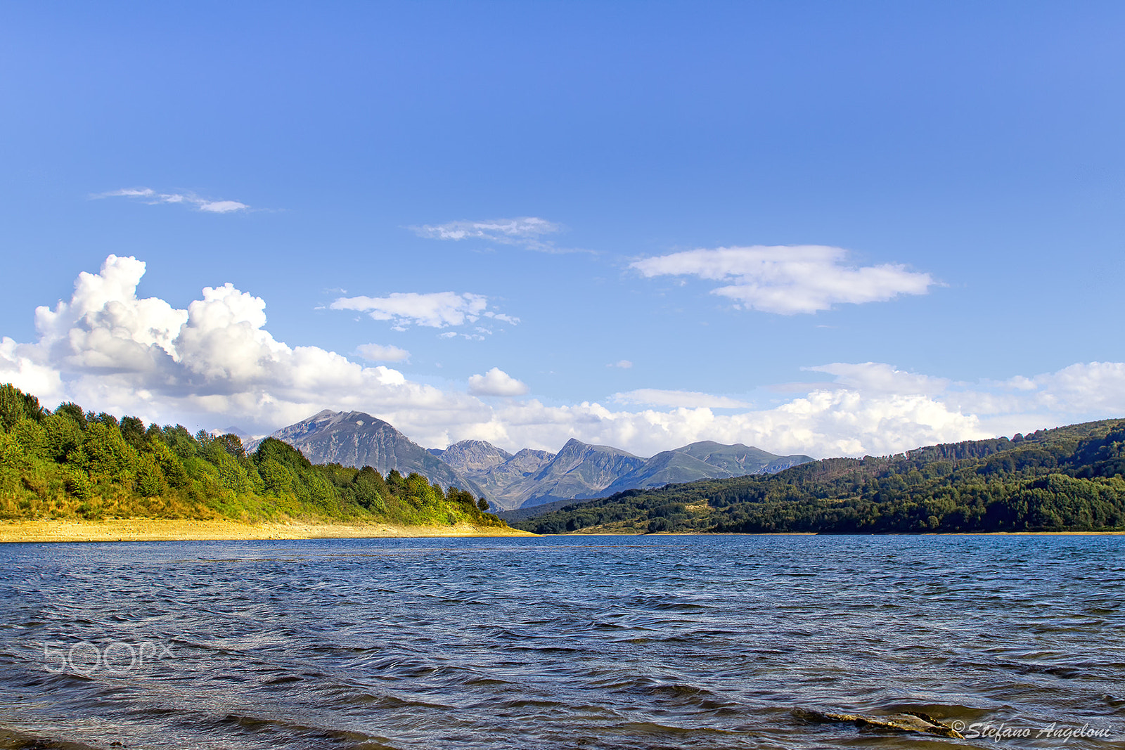 Canon EF 28-105mm f/3.5-4.5 USM sample photo. Landscape lake campotosto photography