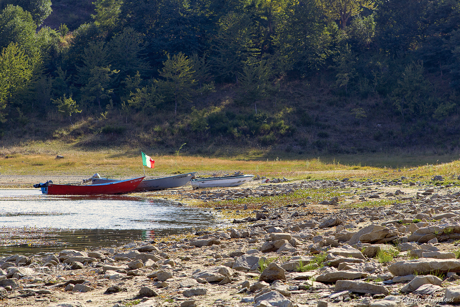 Canon EF 28-105mm f/3.5-4.5 USM sample photo. Landscape lake campotosto photography