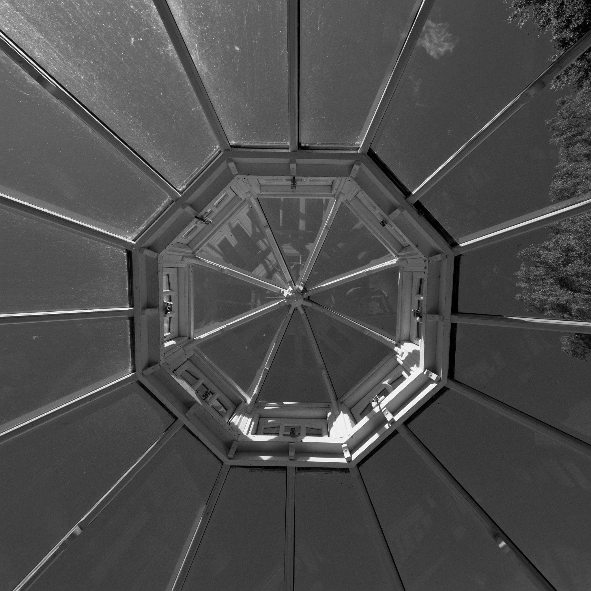 Sigma 8-16mm F4.5-5.6 DC HSM sample photo. Glasdaach photography