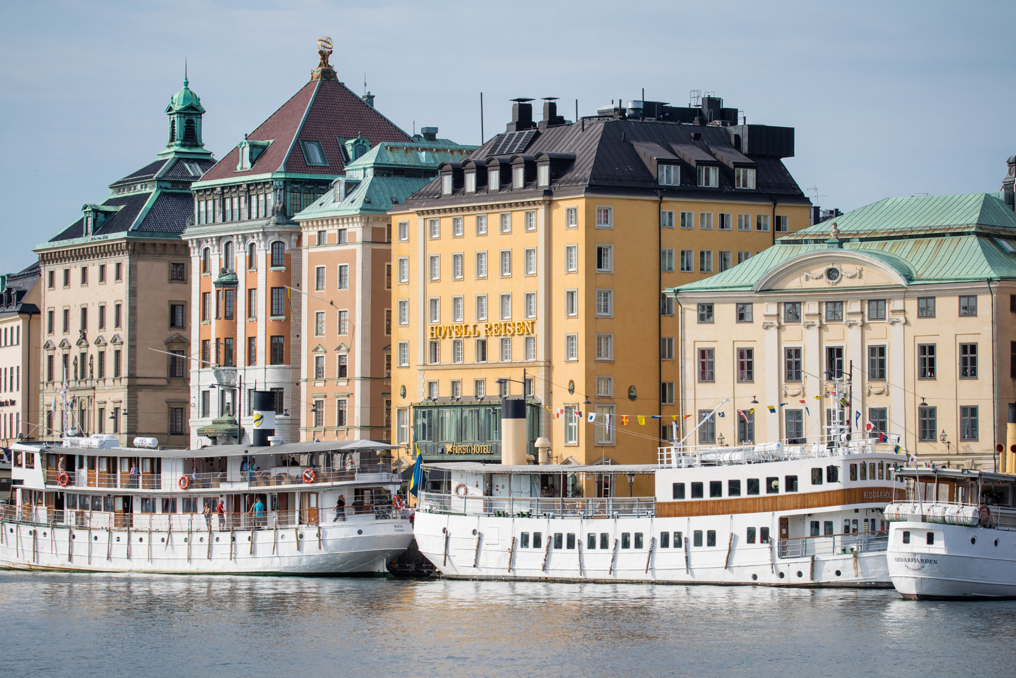 Canon EOS M3 + Canon EF 100mm F2.8L Macro IS USM sample photo. Stockholm - old town photography