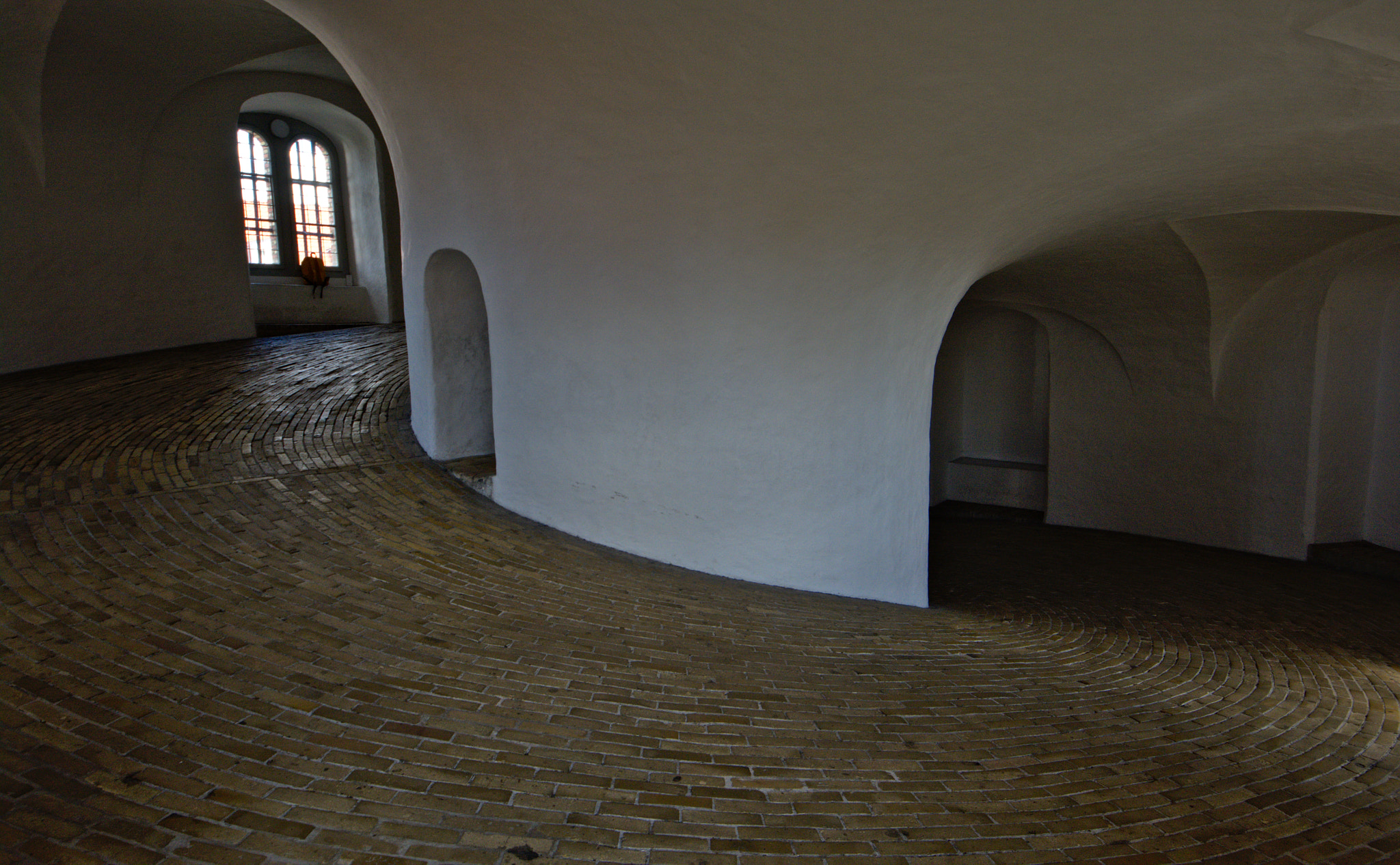 Sigma 8-16mm F4.5-5.6 DC HSM sample photo. Rundetaarn #3 photography