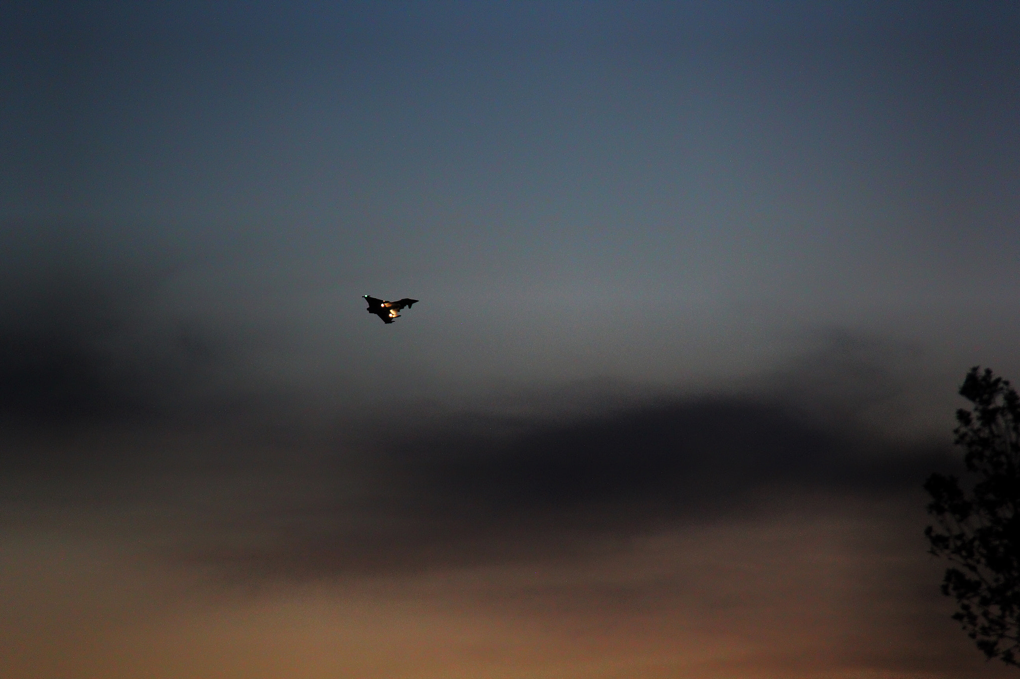 Canon EF-S 18-200mm F3.5-5.6 IS sample photo. Aircraft military airport grosseto, tuscany photography