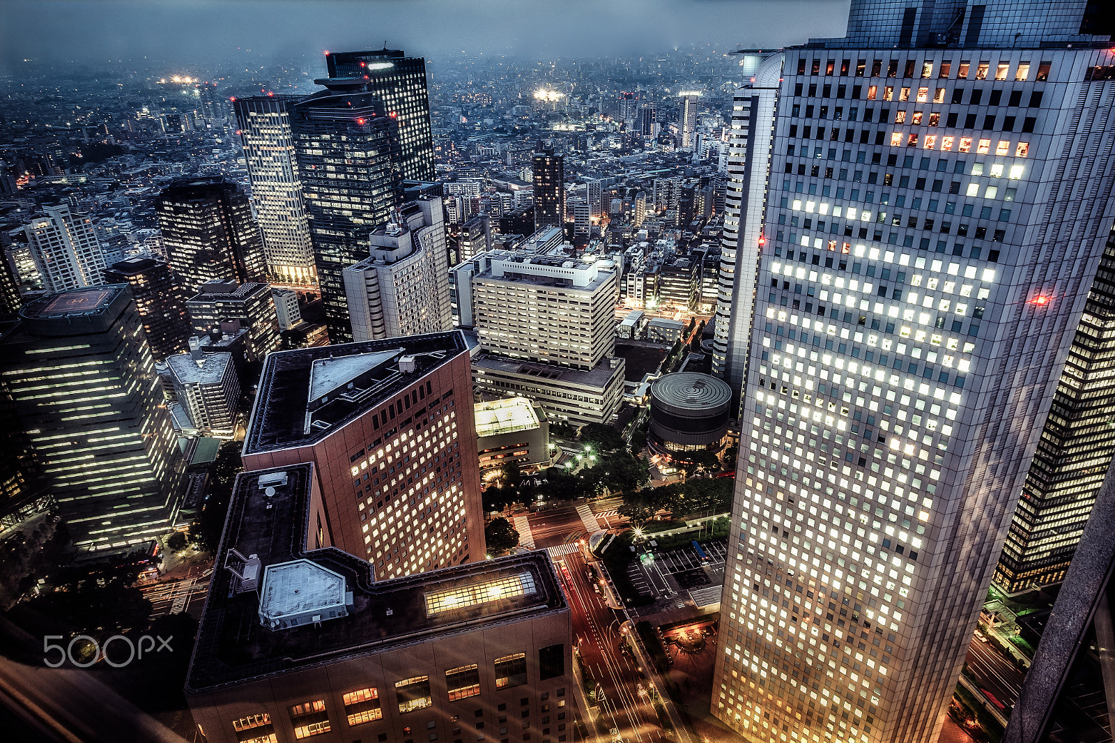 Fujifilm XF 10-24mm F4 R OIS sample photo. Shinjuku buildings photography