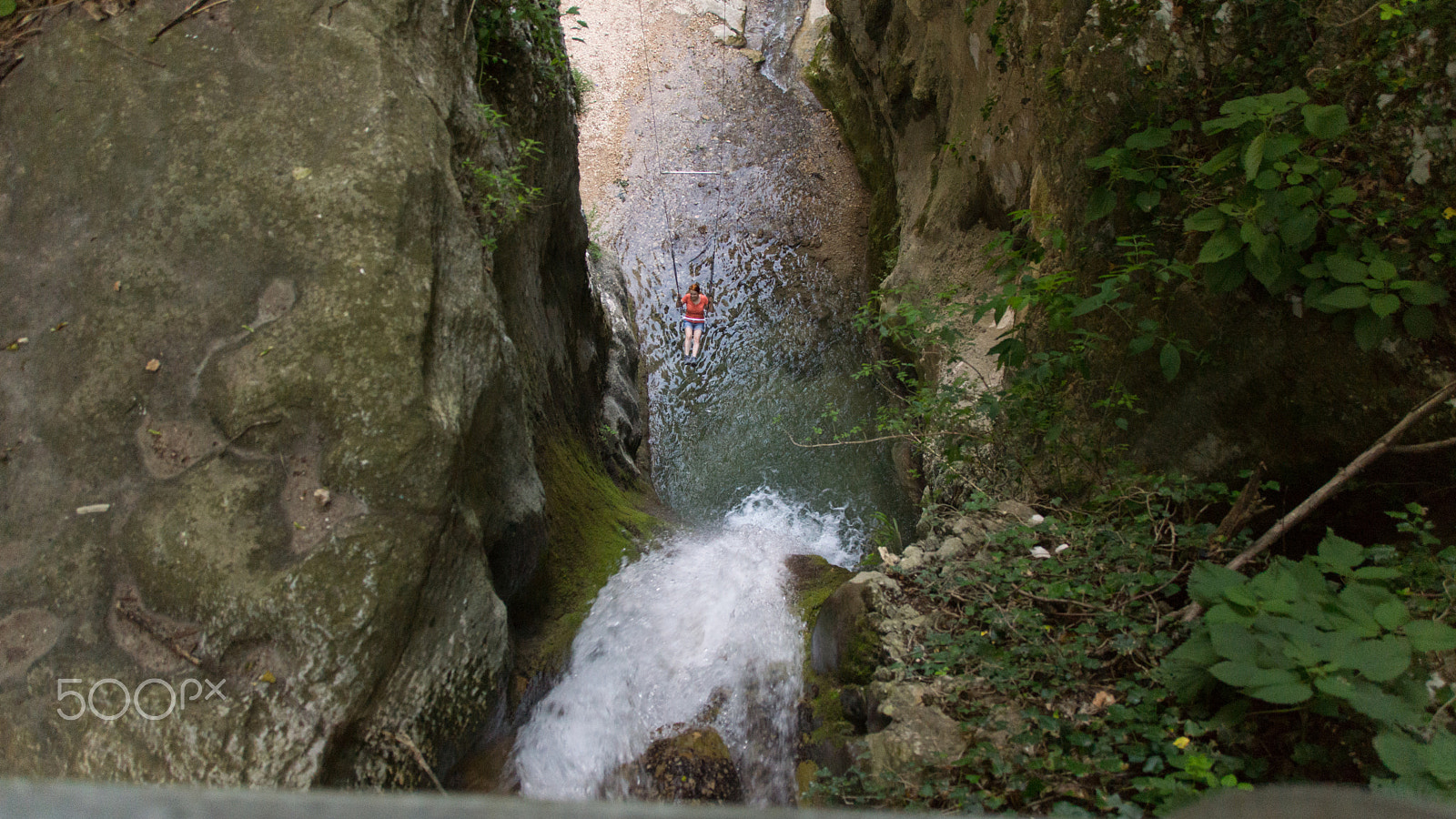 Sony SLT-A65 (SLT-A65V) + Tamron AF 28-105mm F4-5.6 [IF] sample photo. Swing in water photography