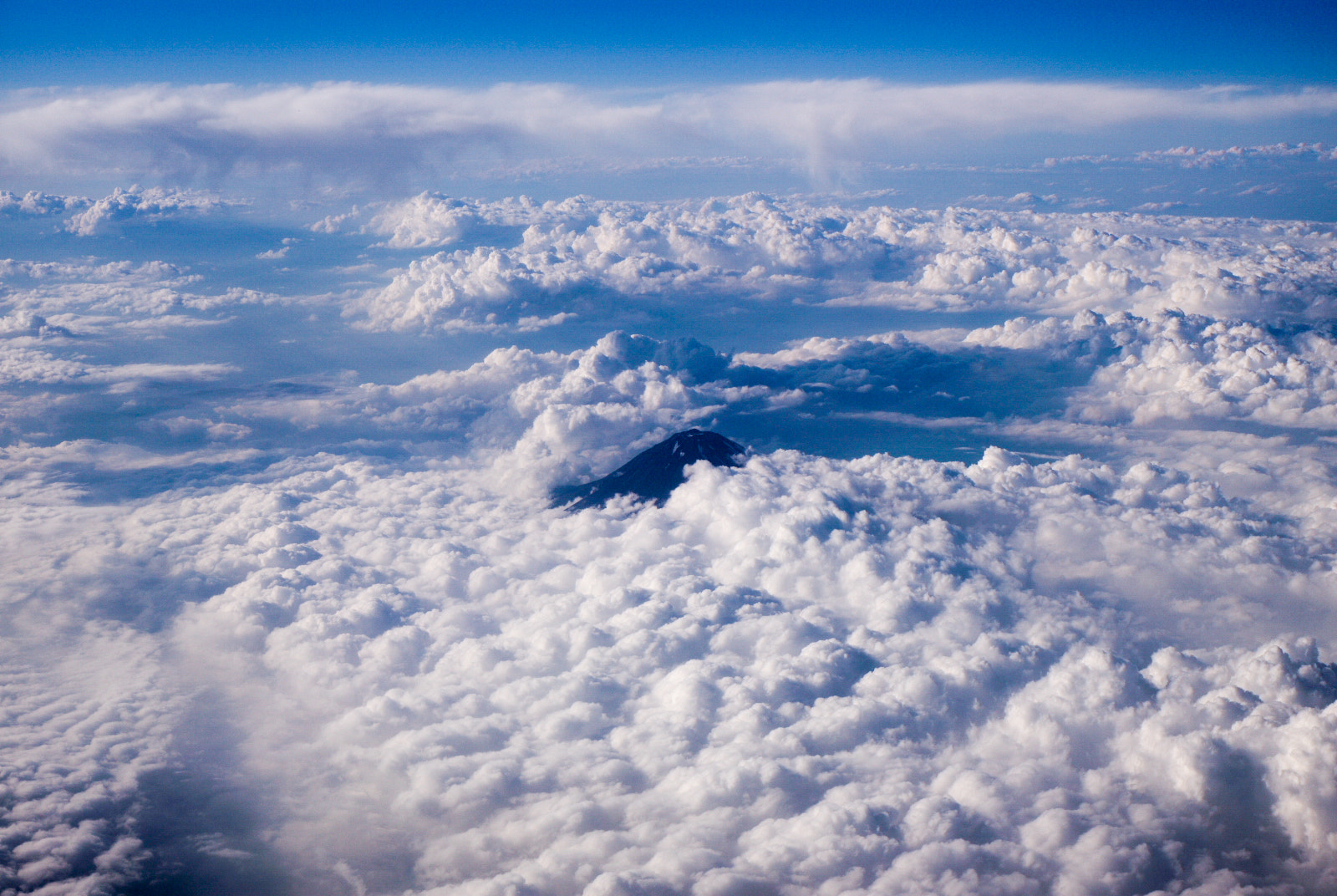 Leica APO-Summicron-M 50mm F2 ASPH sample photo. A bit of mt. fuji from the air, japan photography