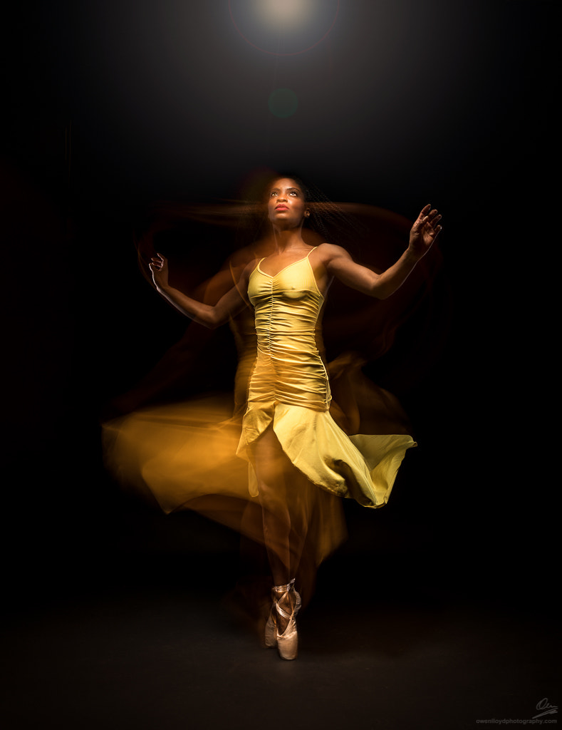 Sigma 24-70mm F2.8 EX DG Macro sample photo. Dancing in the flashlight photography