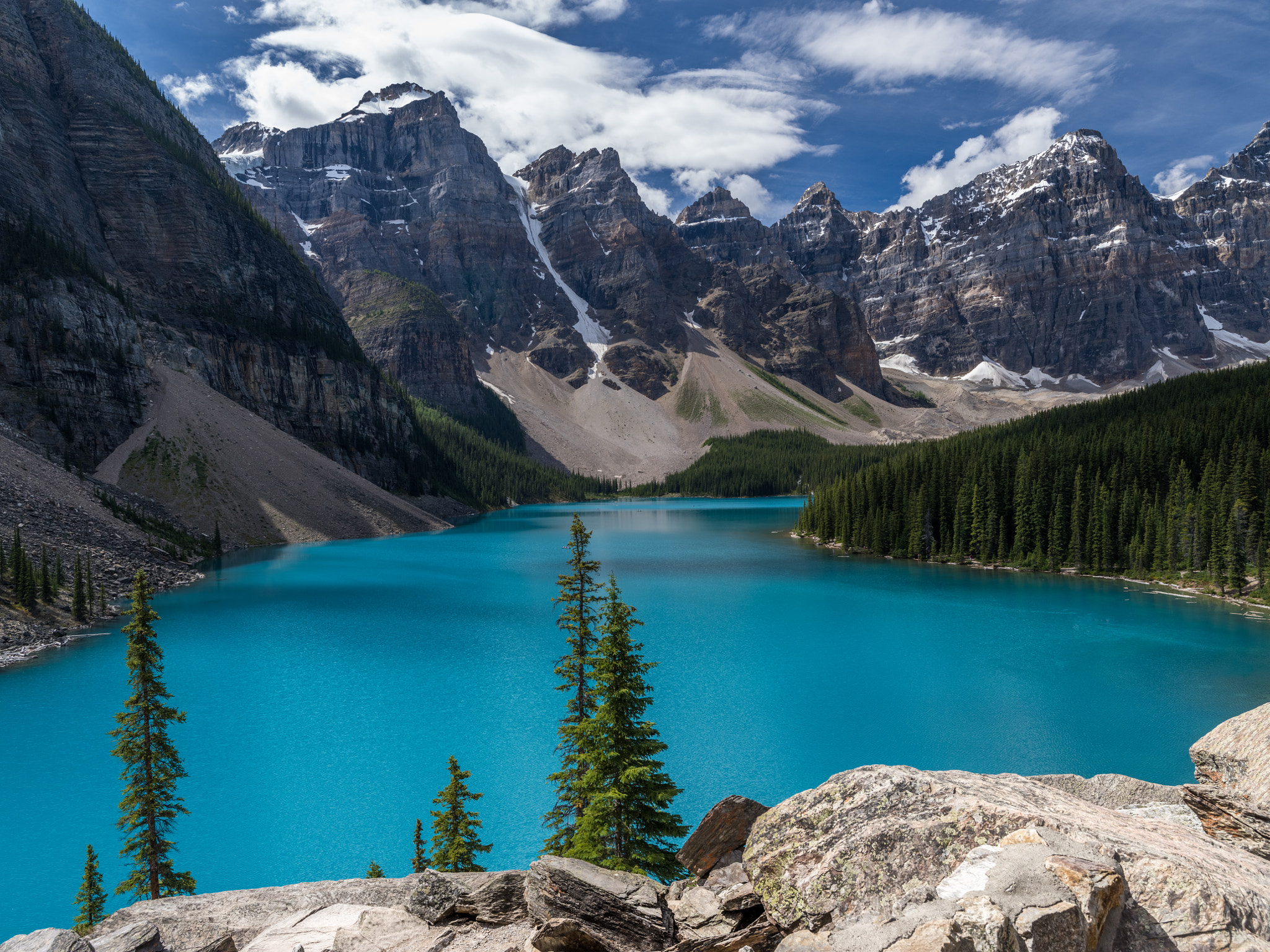 HD Pentax-DA645 28-45mm F4.5ED AW SR sample photo. Moraine lake photography