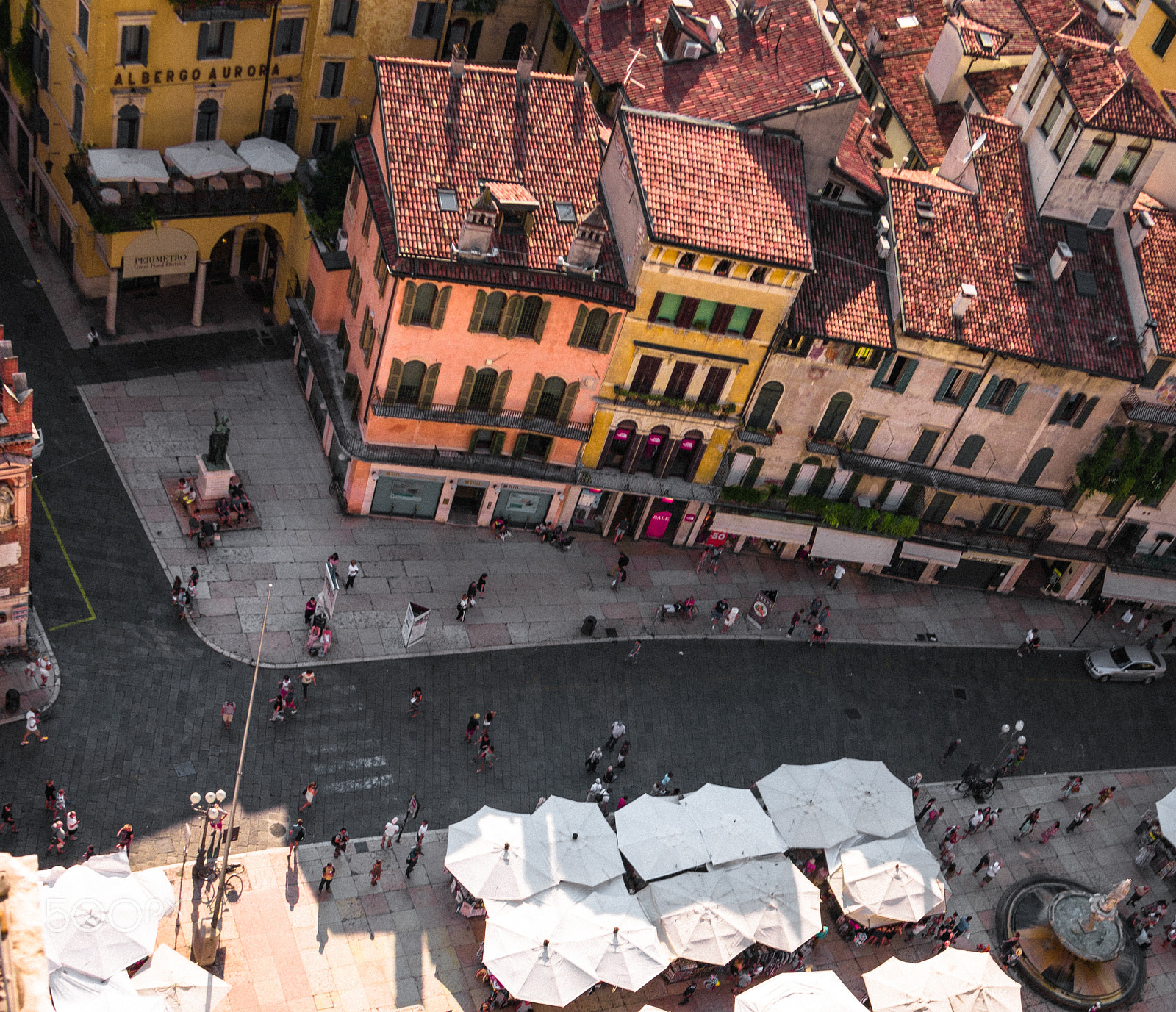 Samsung NX 18-200mm F3.5-6.3 ED OIS sample photo. Streets of verona photography