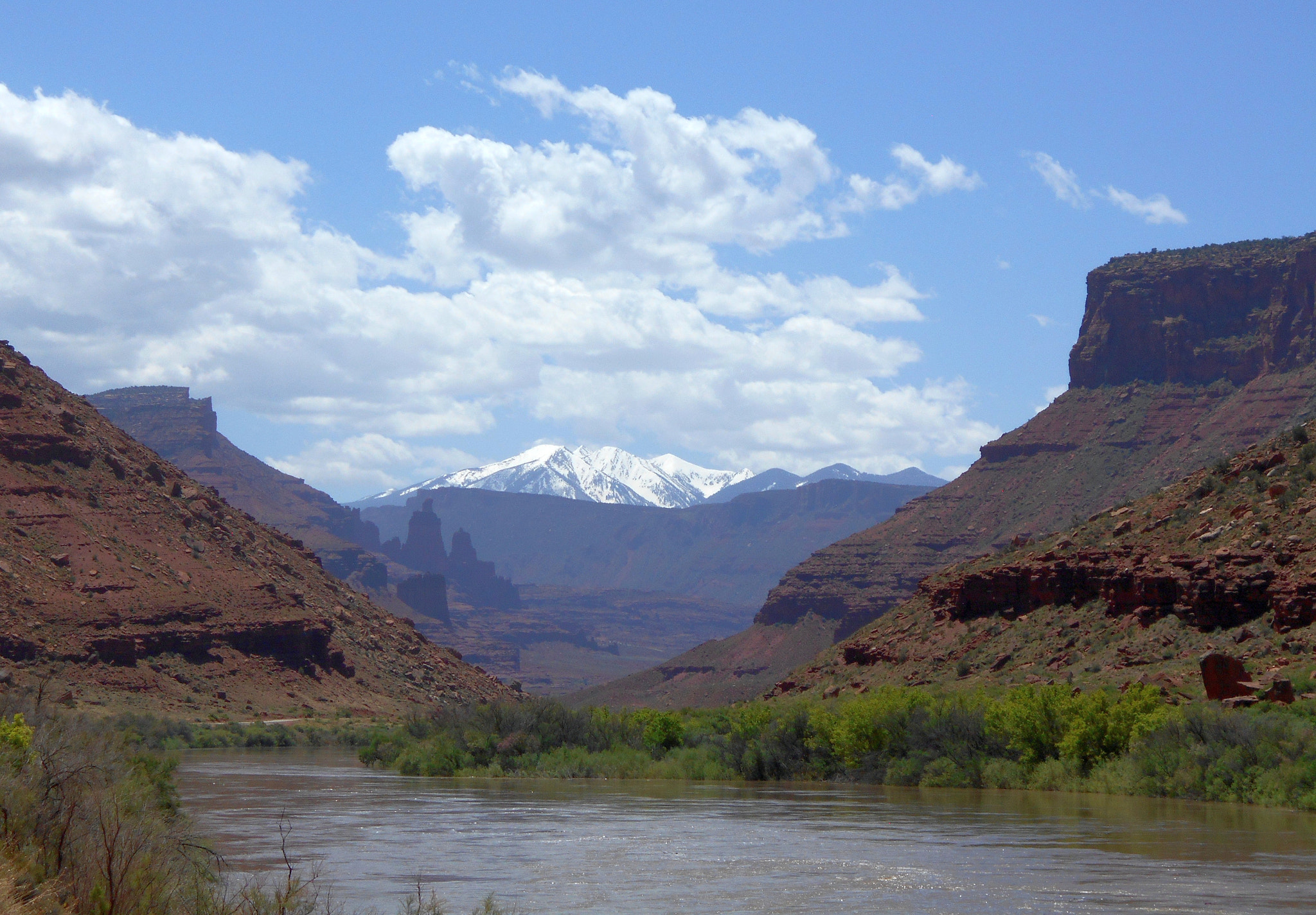 Nikon COOLPIX L30 sample photo. Moab w snow capped peak photography