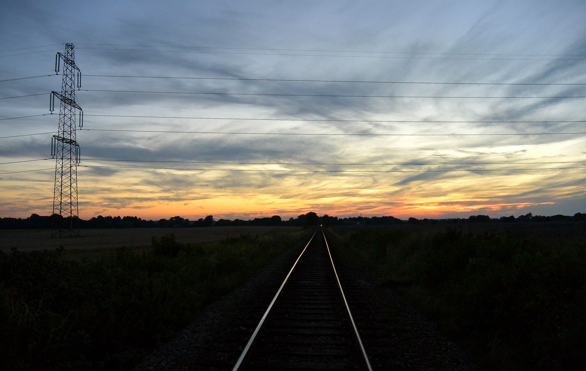 Nikon 1 Nikkor 11-27.5mm F3.5-5.6 sample photo. Tracks... photography