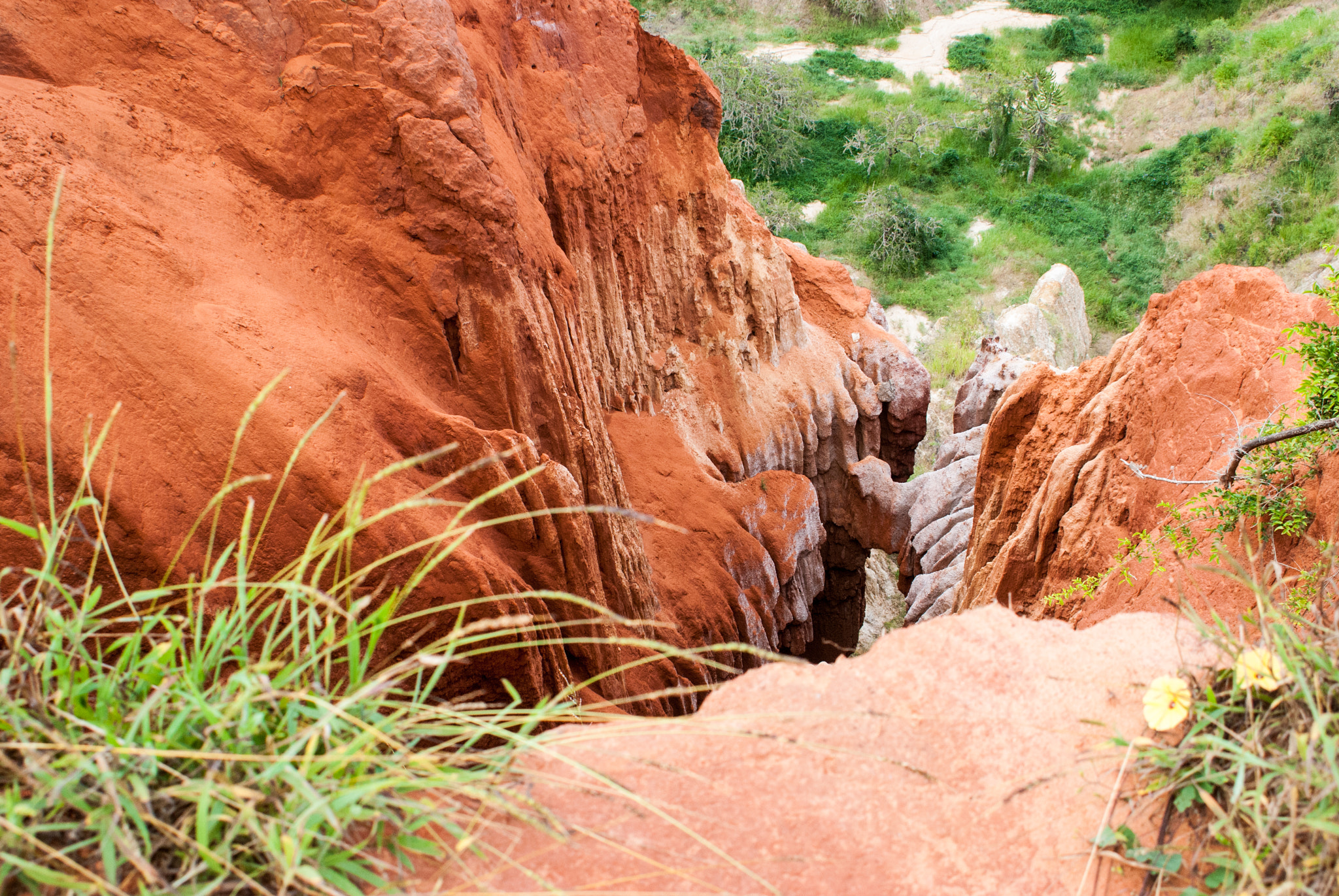 AF Zoom-Nikkor 28-200mm f/3.5-5.6D IF sample photo. Miradouro da lua, angola photography