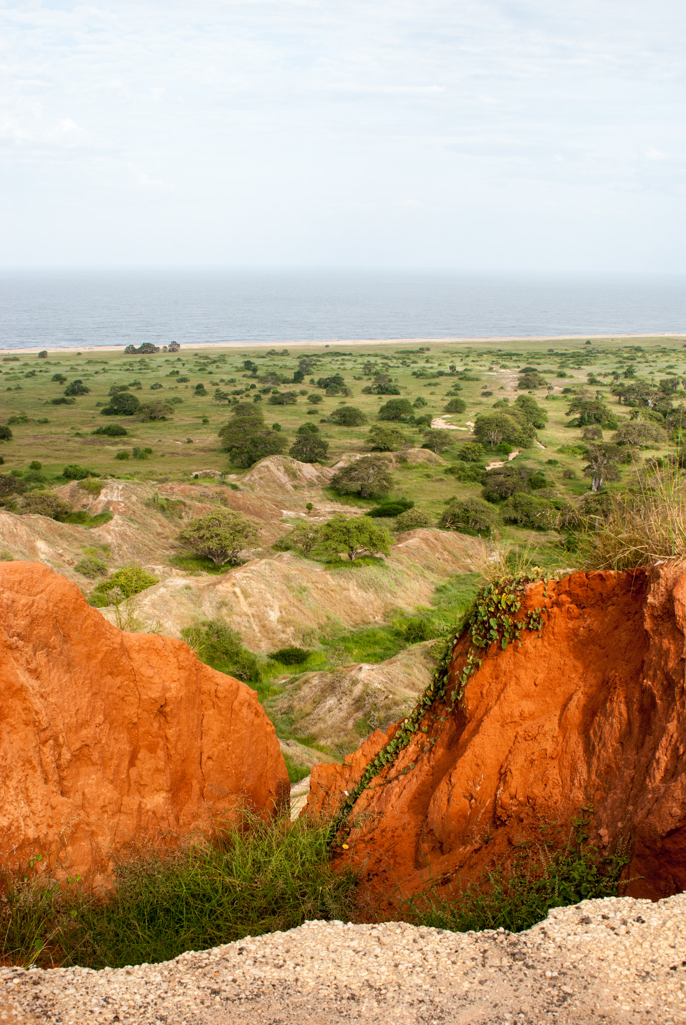 Nikon D80 + AF Zoom-Nikkor 28-200mm f/3.5-5.6D IF sample photo. Miradouro da lua, angola photography