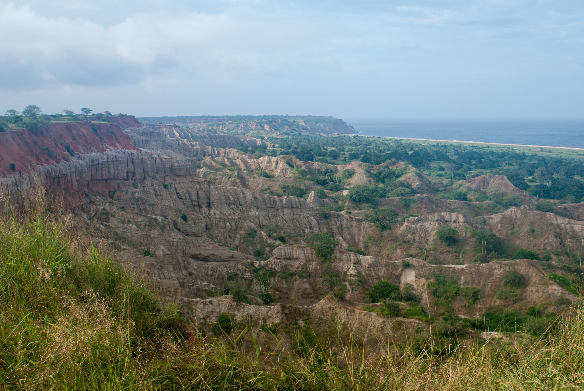 Nikon D80 + AF Zoom-Nikkor 28-200mm f/3.5-5.6D IF sample photo. Miradouro da lua, angola photography