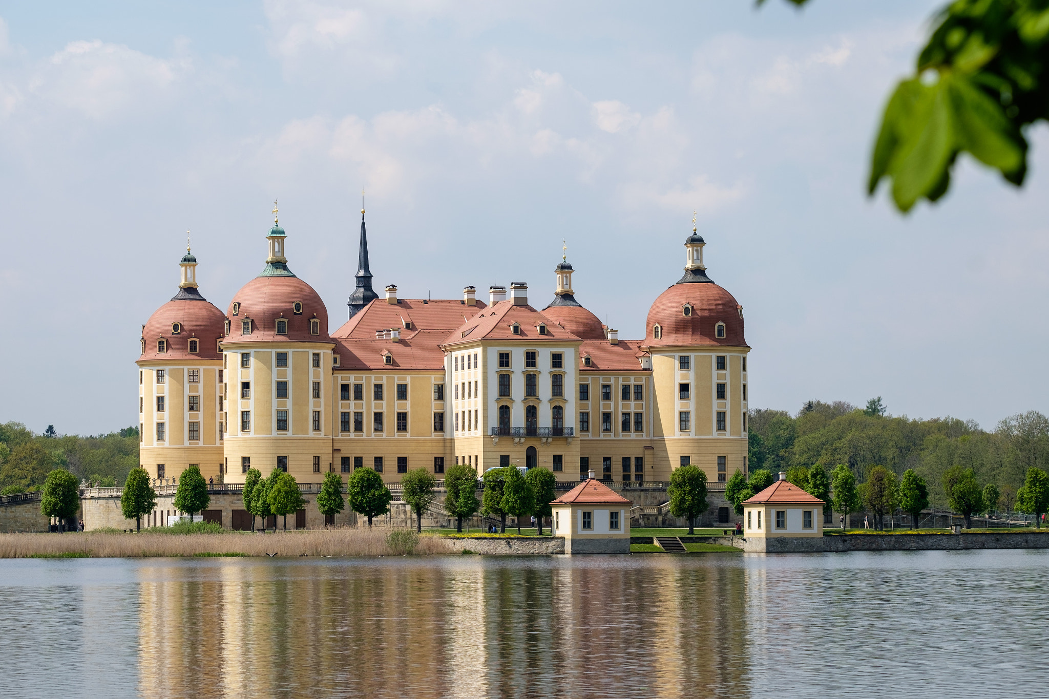 Fujifilm X-T10 + Fujifilm XF 90mm F2 R LM WR sample photo. Schloss moritzburg photography