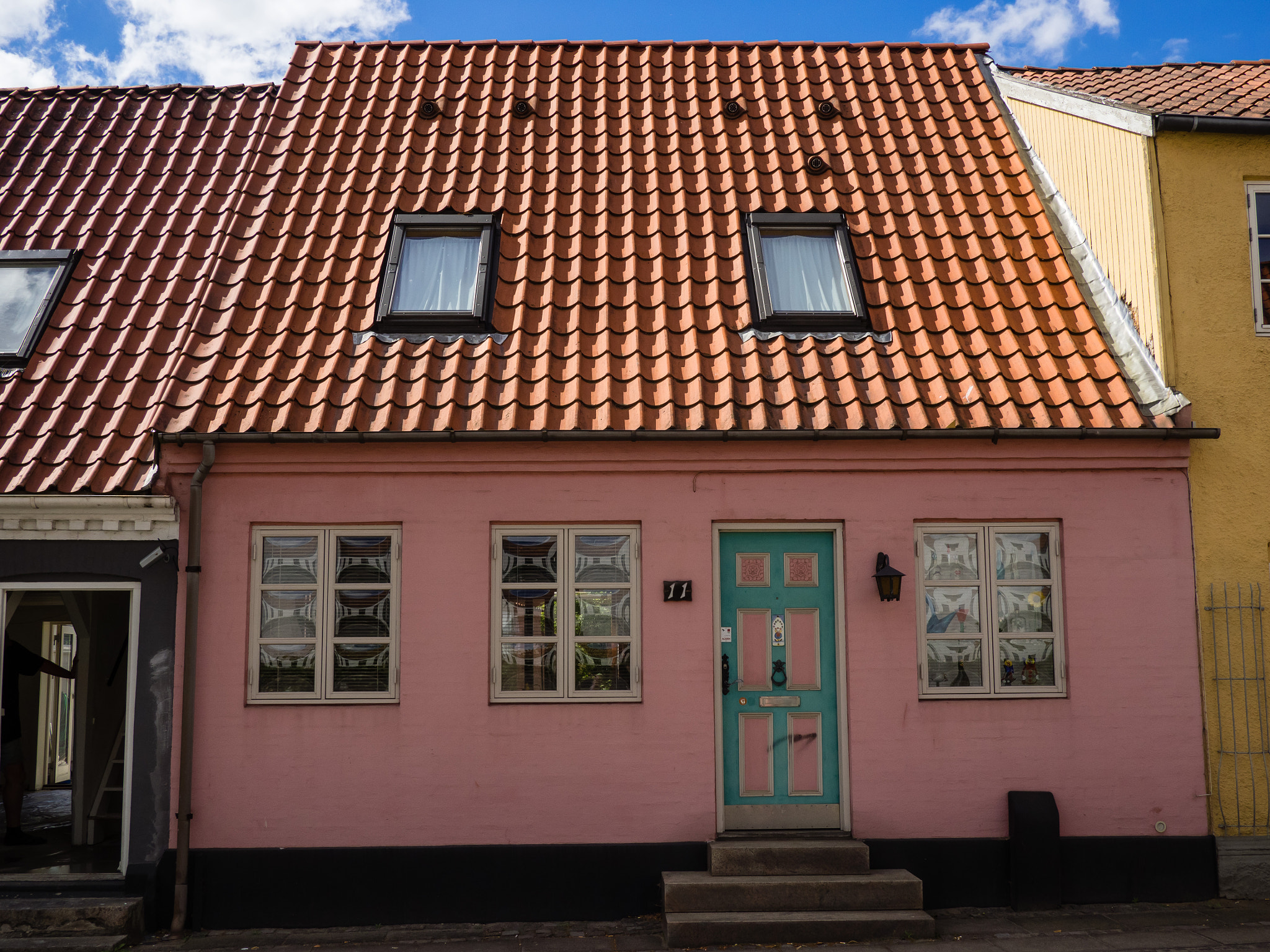 Olympus OM-D E-M1 + Panasonic Lumix G 20mm F1.7 ASPH sample photo. Danish houses 2 photography