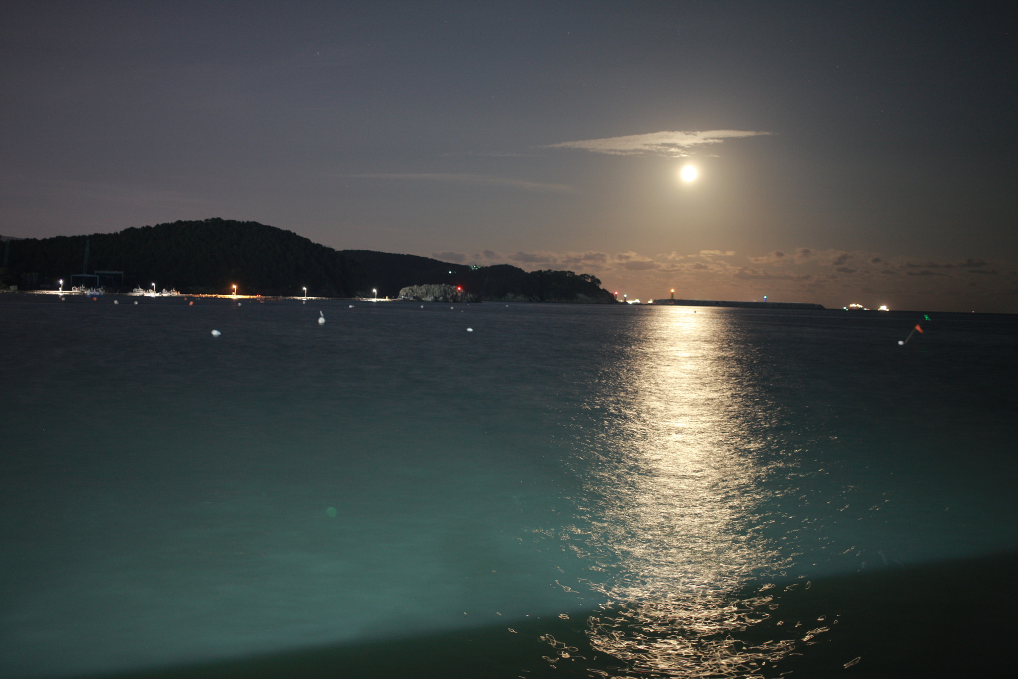 Canon EOS-1Ds Mark III sample photo. Moon rise photography
