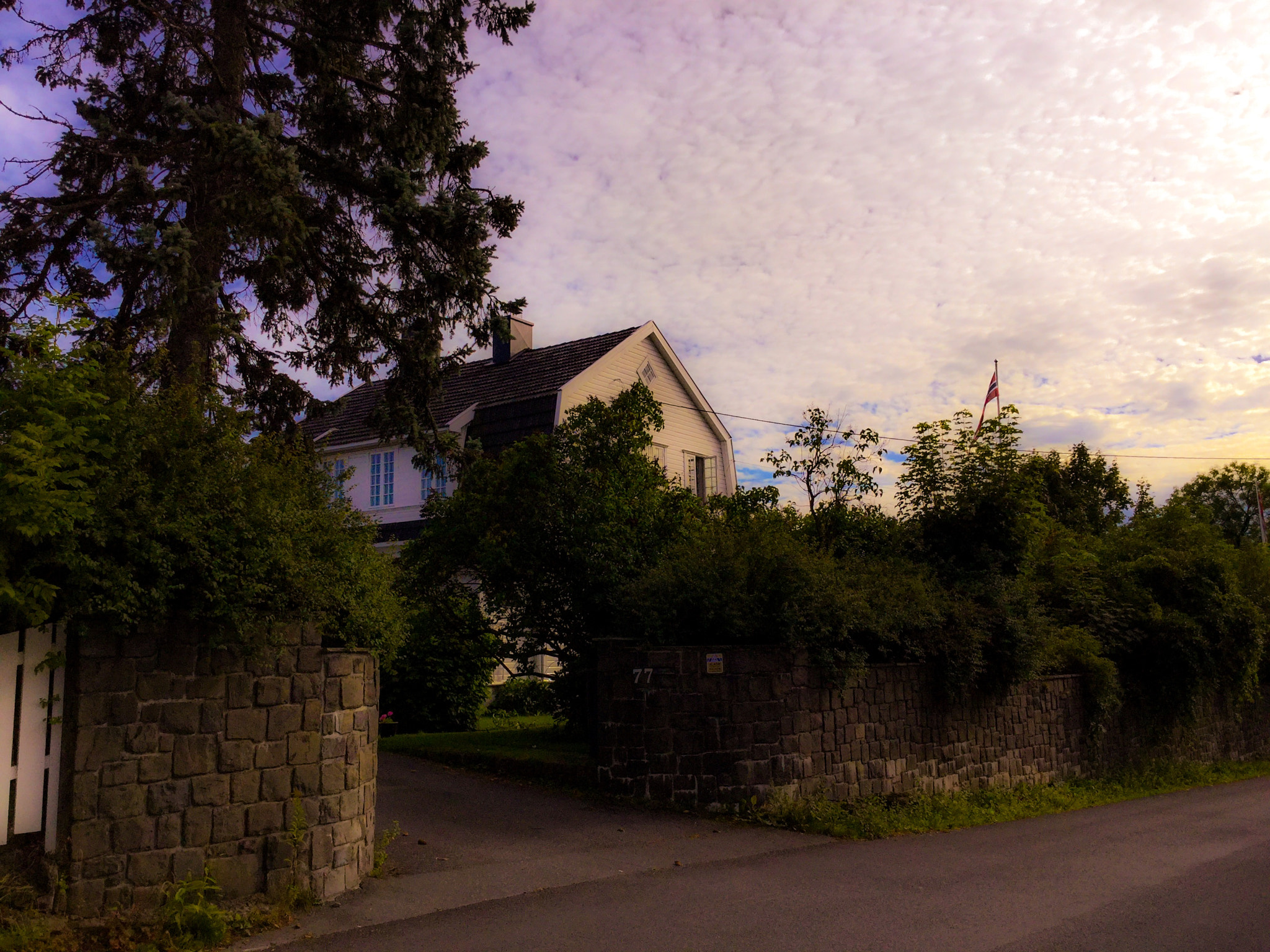 iPad Air 2 back camera 3.3mm f/2.4 sample photo. 'uphill.. ' photography
