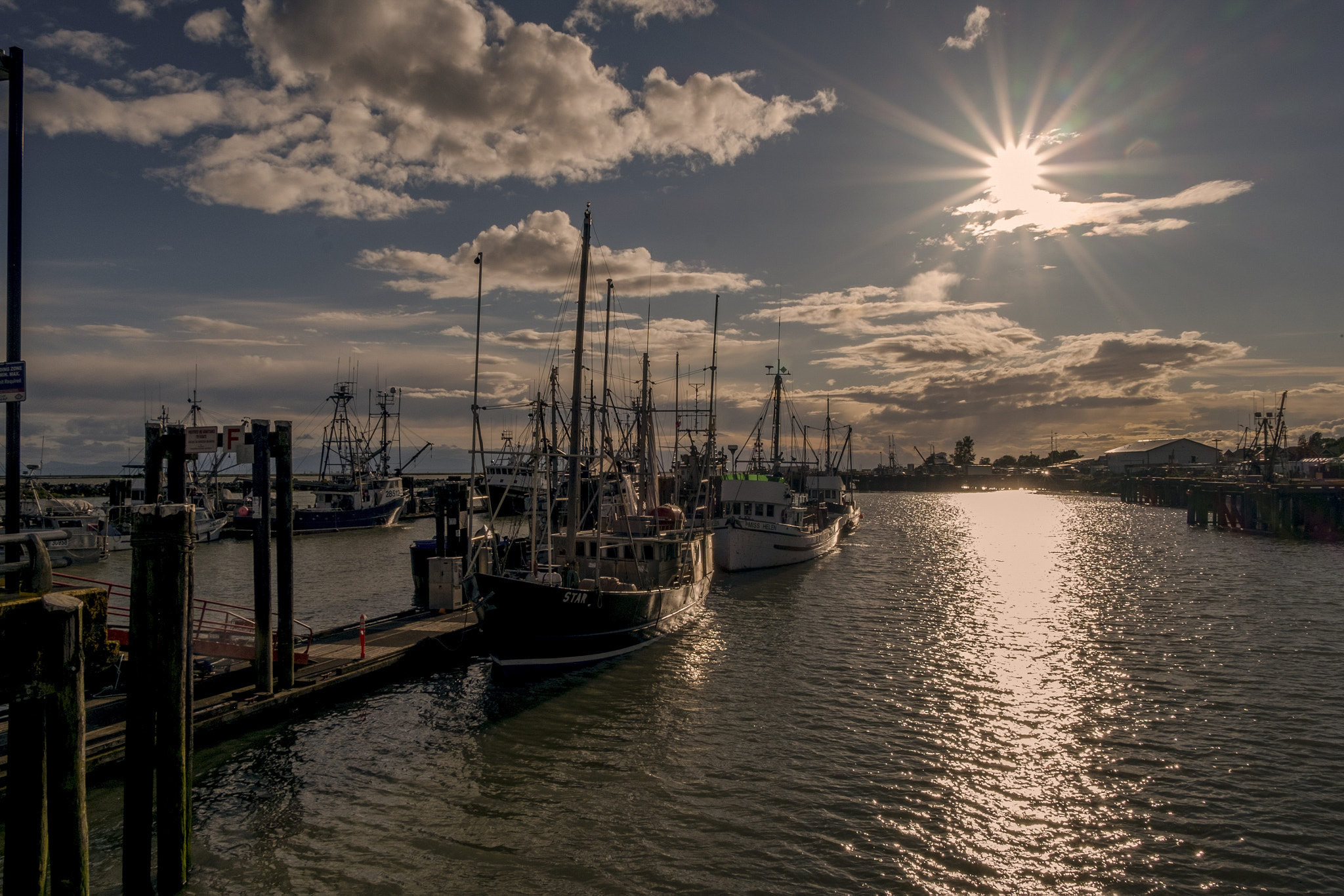 Fujifilm XC 16-50mm F3.5-5.6 OIS sample photo. An evening at steveston fishing village photography