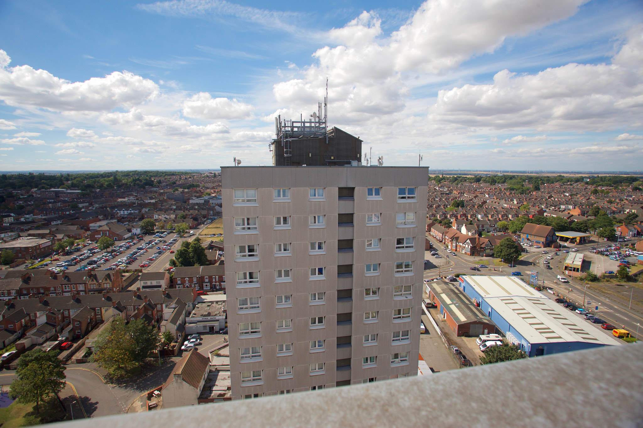 Canon EOS-1Ds Mark III + Canon EF 17-35mm f/2.8L sample photo. Tower block photography