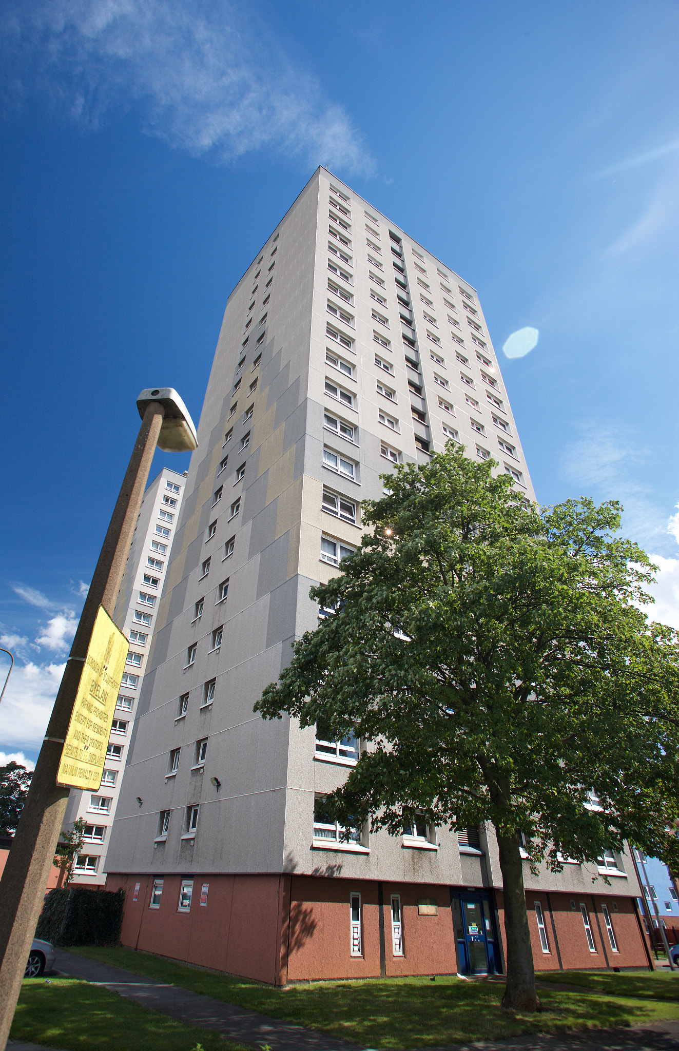 Canon EOS-1Ds Mark III + Canon EF 17-35mm f/2.8L sample photo. Tower block photography