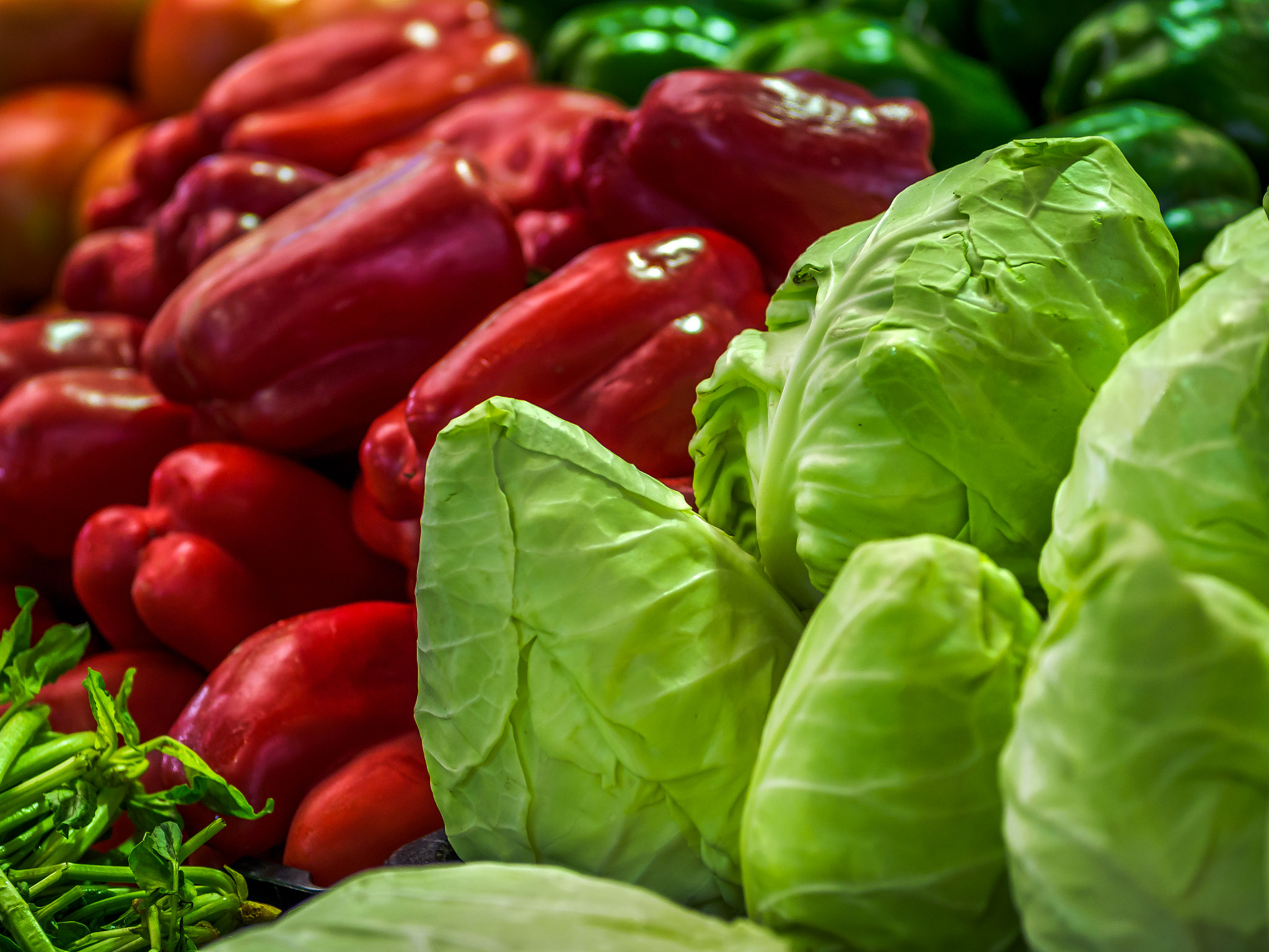 Olympus OM-D E-M10 + Sigma 60mm F2.8 DN Art sample photo. Cabbage hearts and red peppers photography