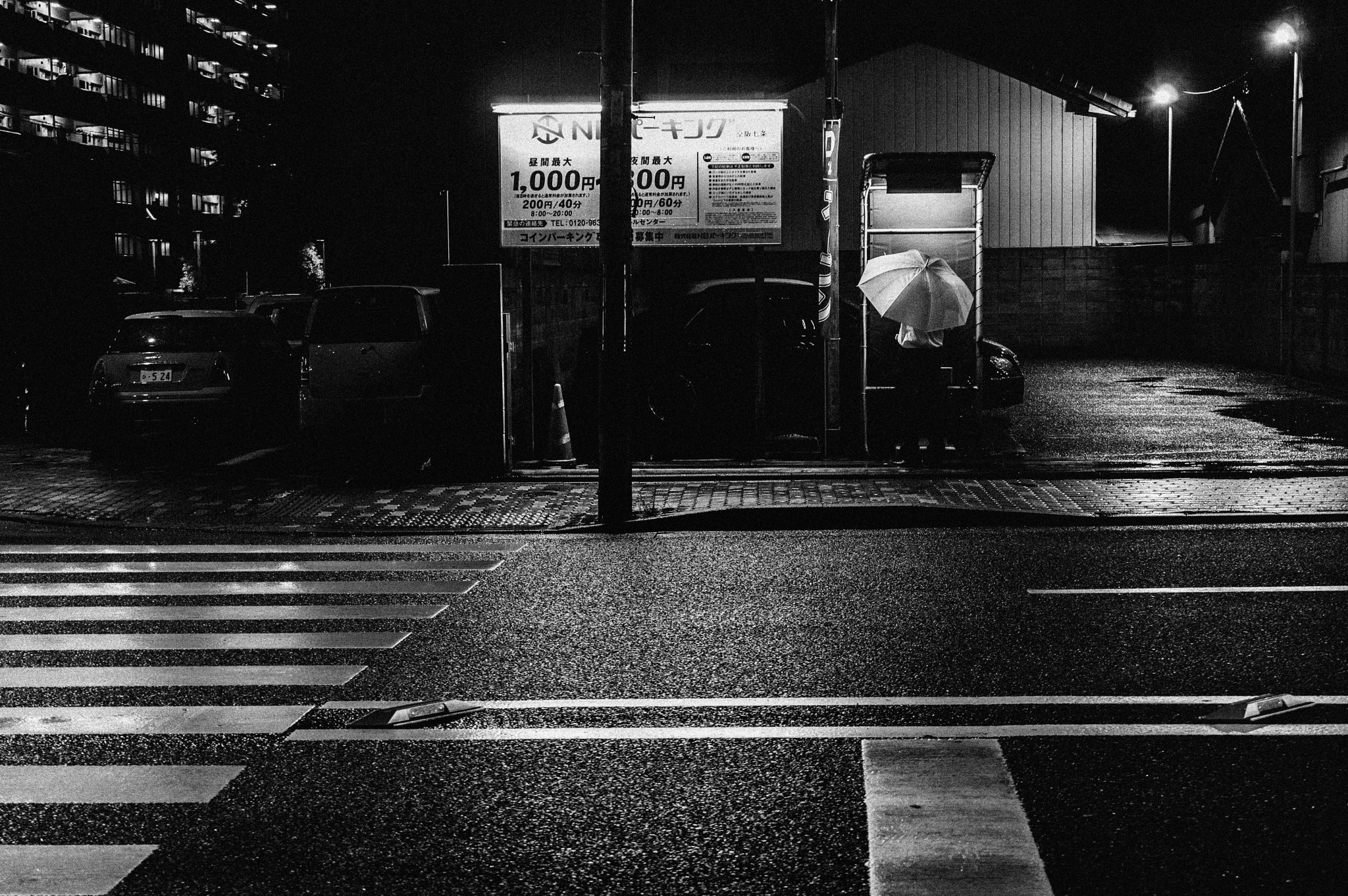 Pentax K-3 + Sigma 18-35mm F1.8 DC HSM Art sample photo. Sidewalk photography