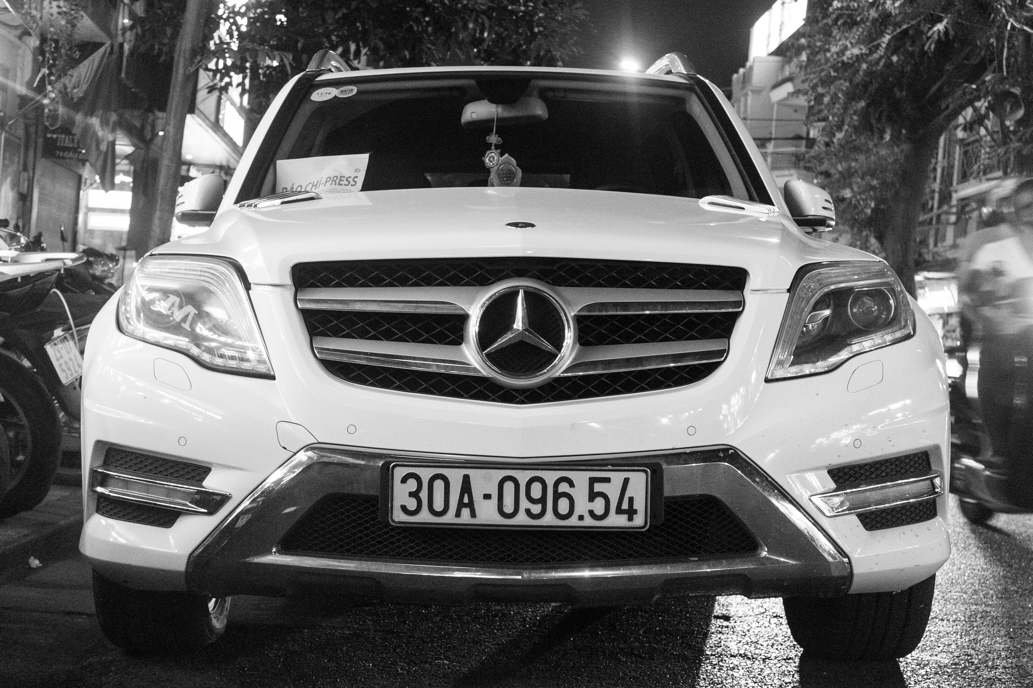Canon EOS 100D (EOS Rebel SL1 / EOS Kiss X7) sample photo. Car photography