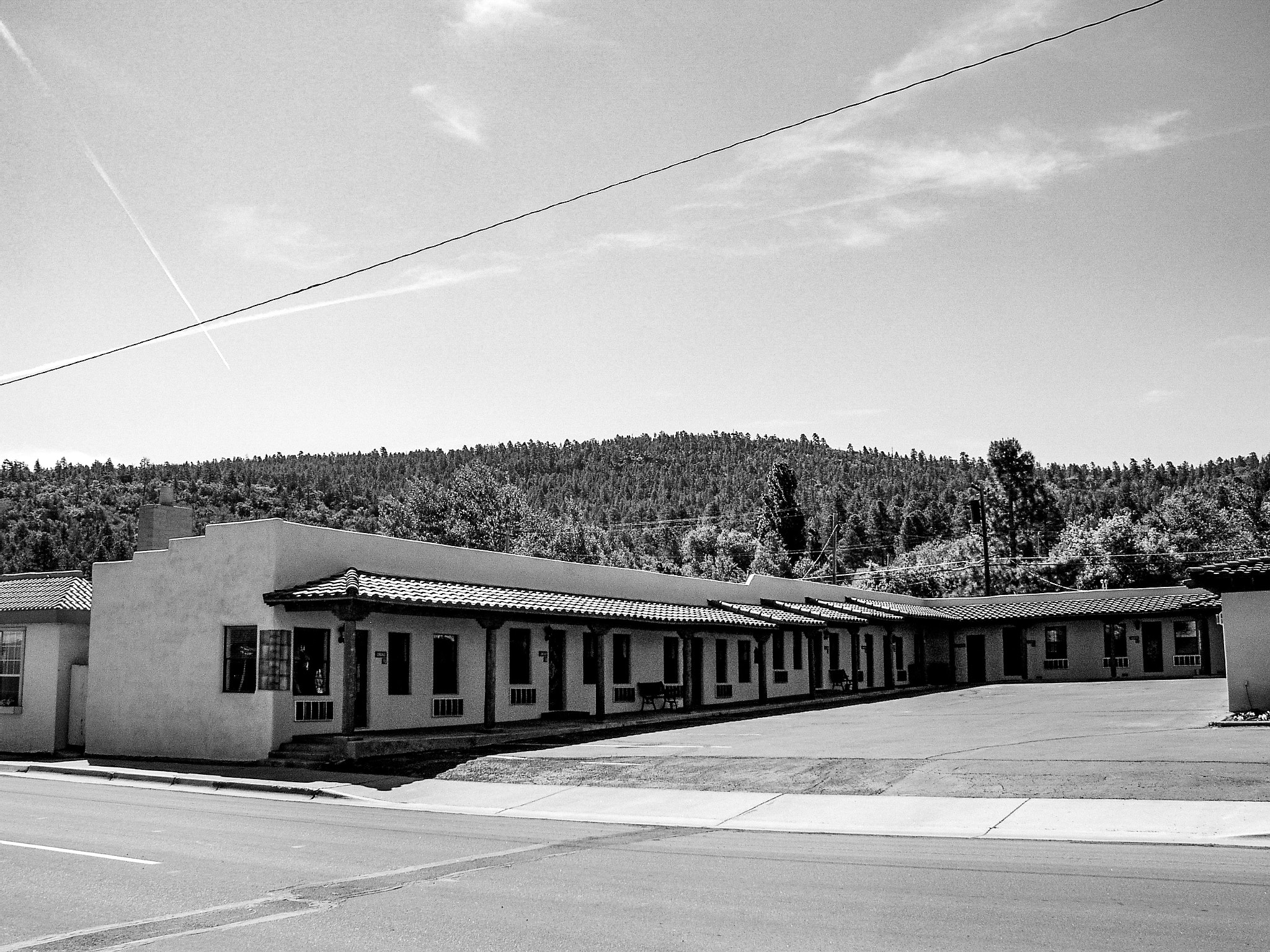 Olympus C5050Z sample photo. Motel photography
