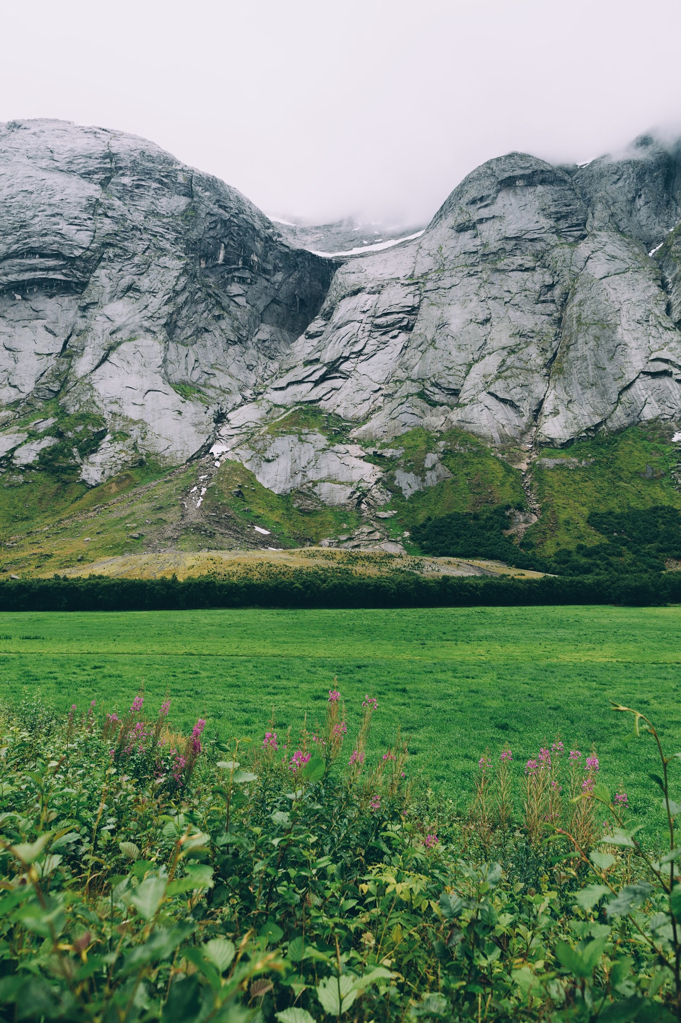 Canon EF 24mm F1.4L II USM sample photo. The mountains of western norway photography