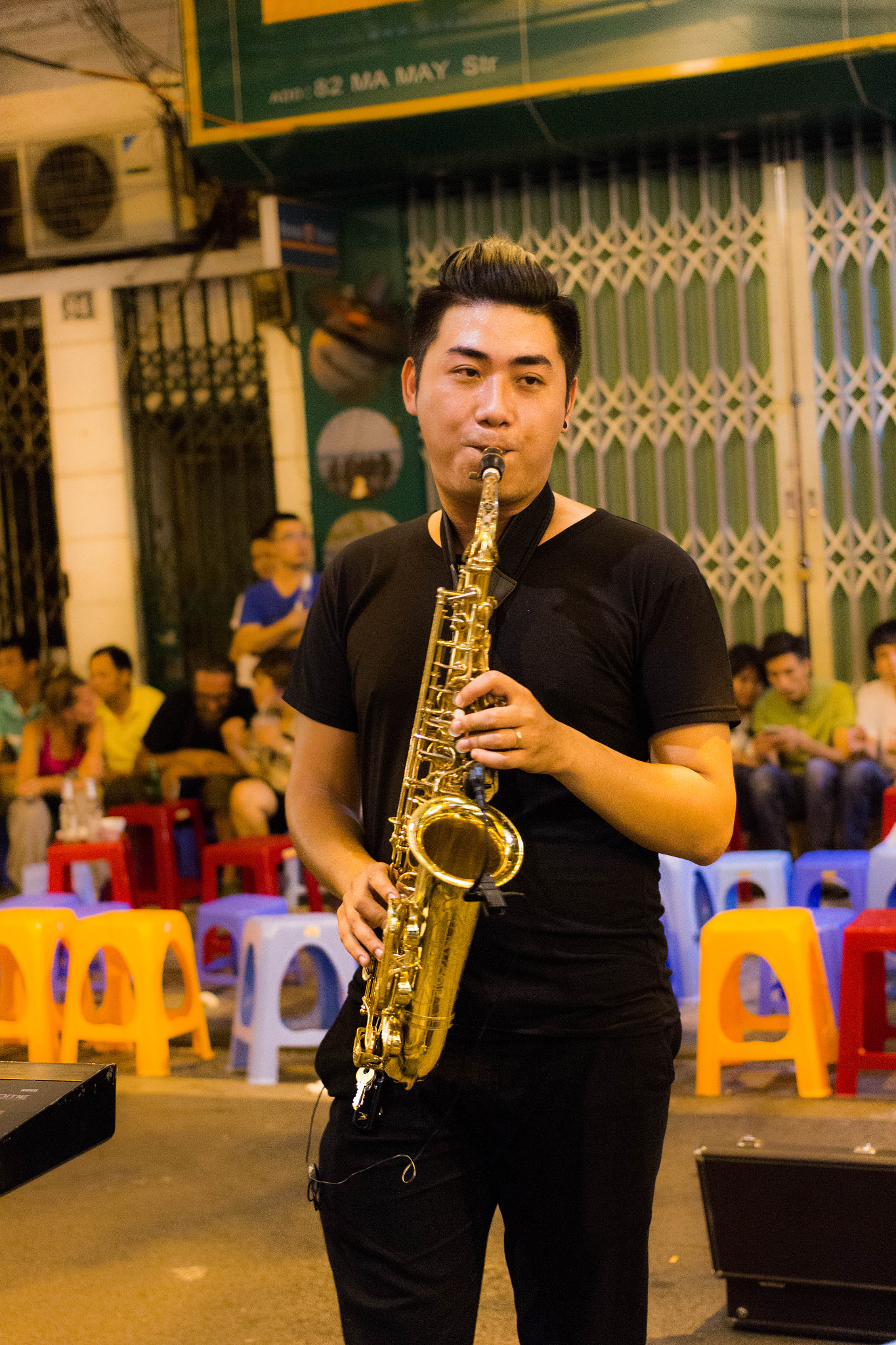Canon EOS 100D (EOS Rebel SL1 / EOS Kiss X7) sample photo. Saxophone player photography