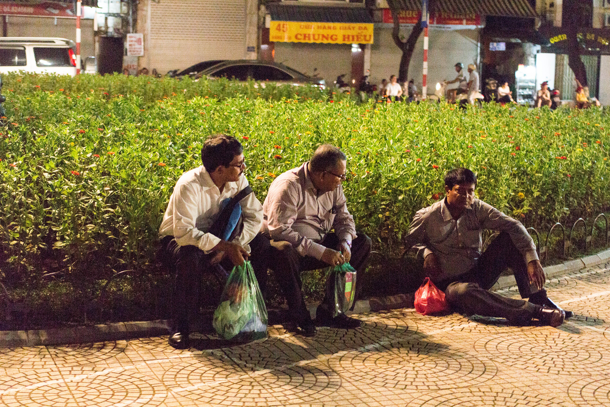 Canon EOS 100D (EOS Rebel SL1 / EOS Kiss X7) sample photo. Random guys photography