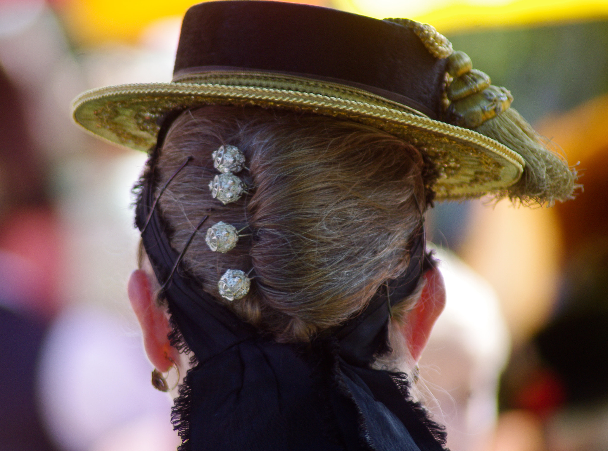 Tamron AF 70-300mm F4-5.6 Di LD Macro sample photo. Hairdo photography