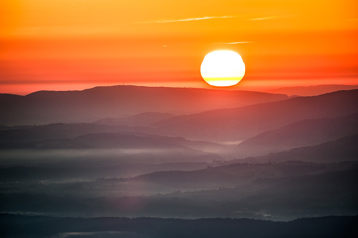 Nikon AF-S Nikkor 200-500mm F5.6E ED VR sample photo. Poland, lubań tower, sunrise photography