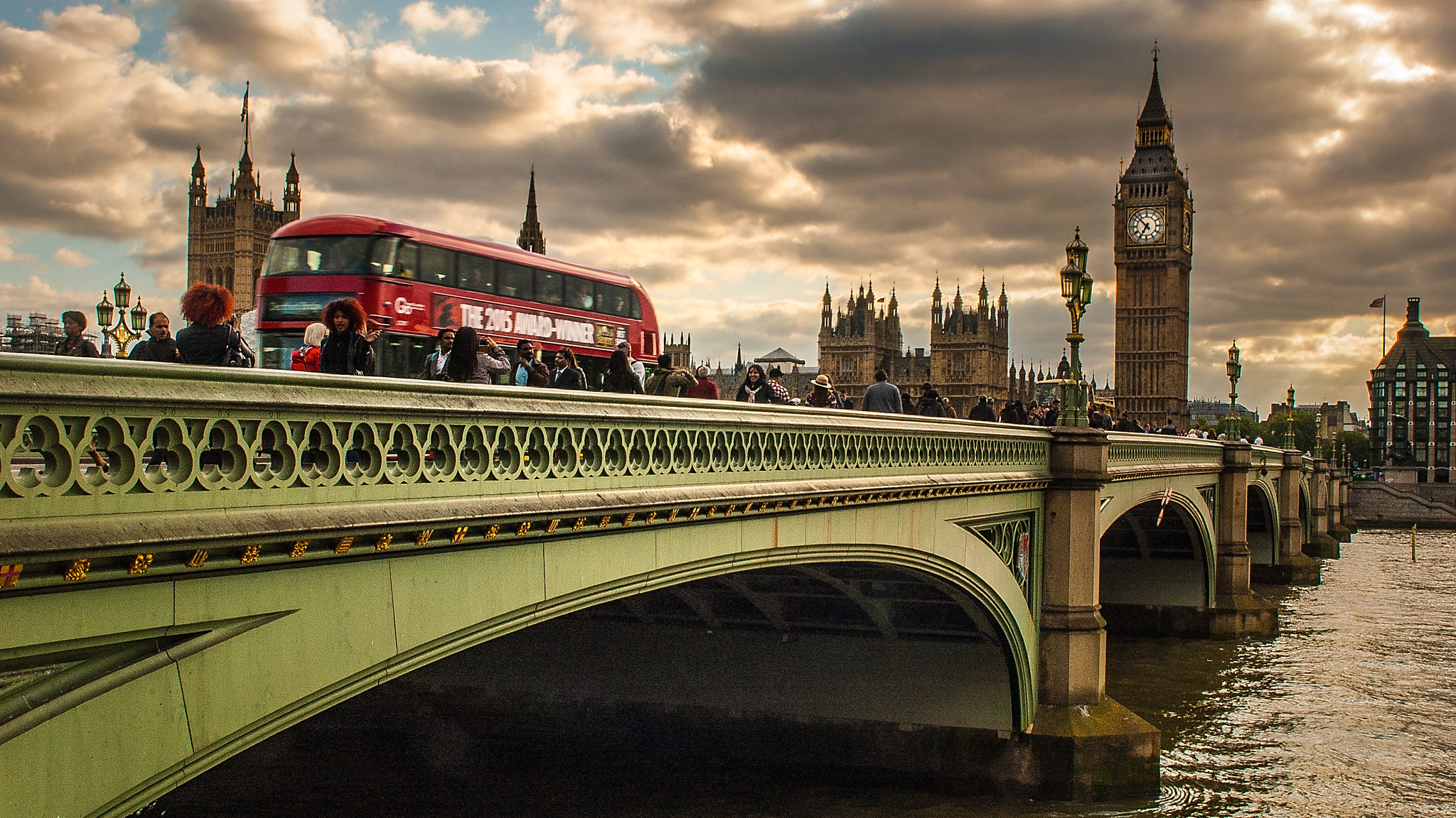 Sigma 24-70mm F2.8 EX DG Macro sample photo. Big ben and a bus photography
