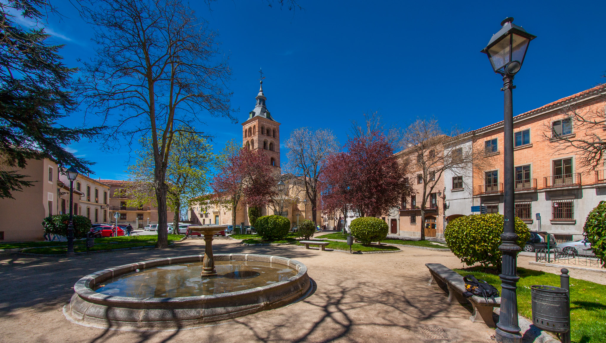 Canon EOS 450D (EOS Rebel XSi / EOS Kiss X2) sample photo. Plaza la merced, segovia, spain. photography
