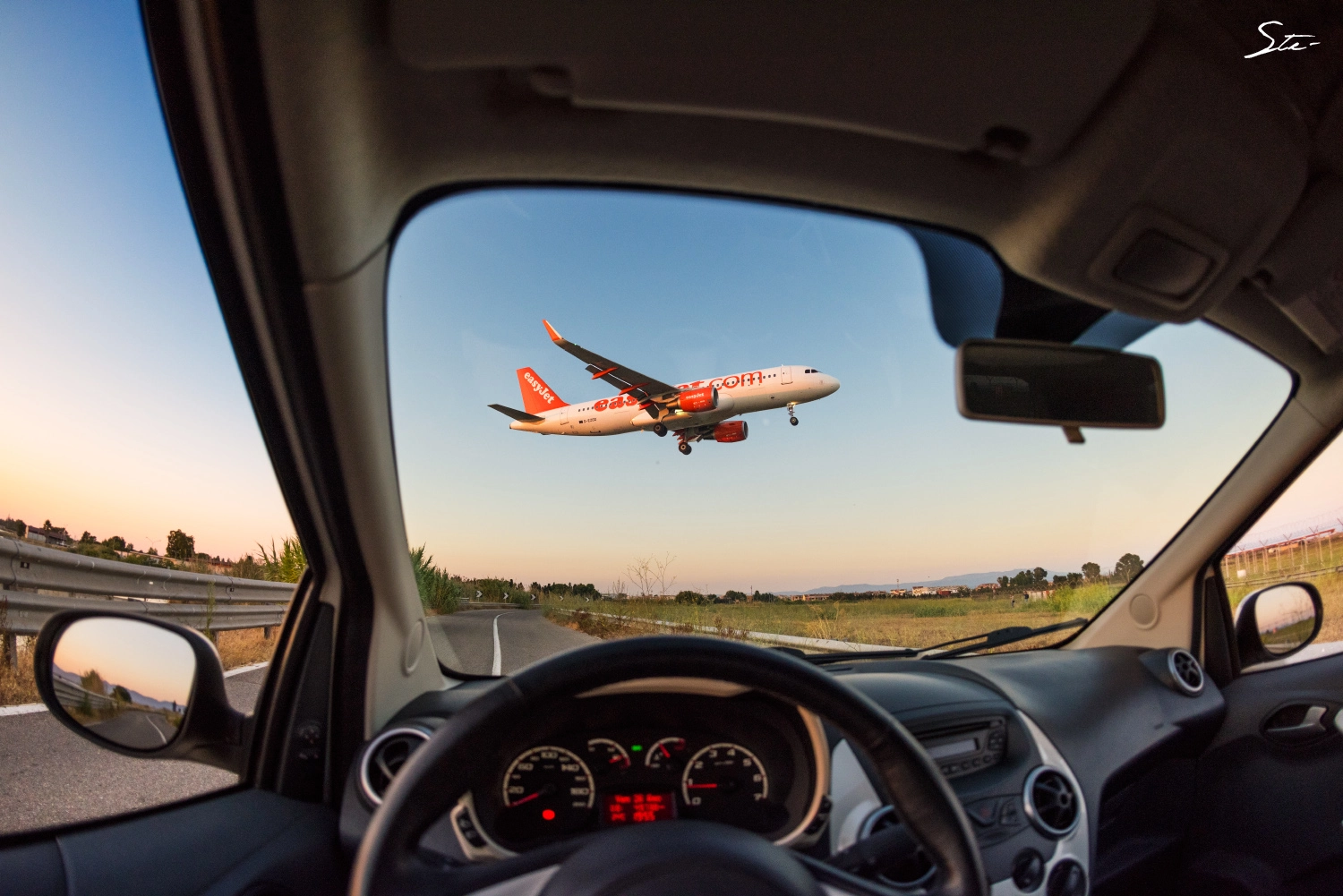 Nikon D810 + Nikon AF Fisheye-Nikkor 16mm F2.8D sample photo. A320 easyjet landing on liee photography