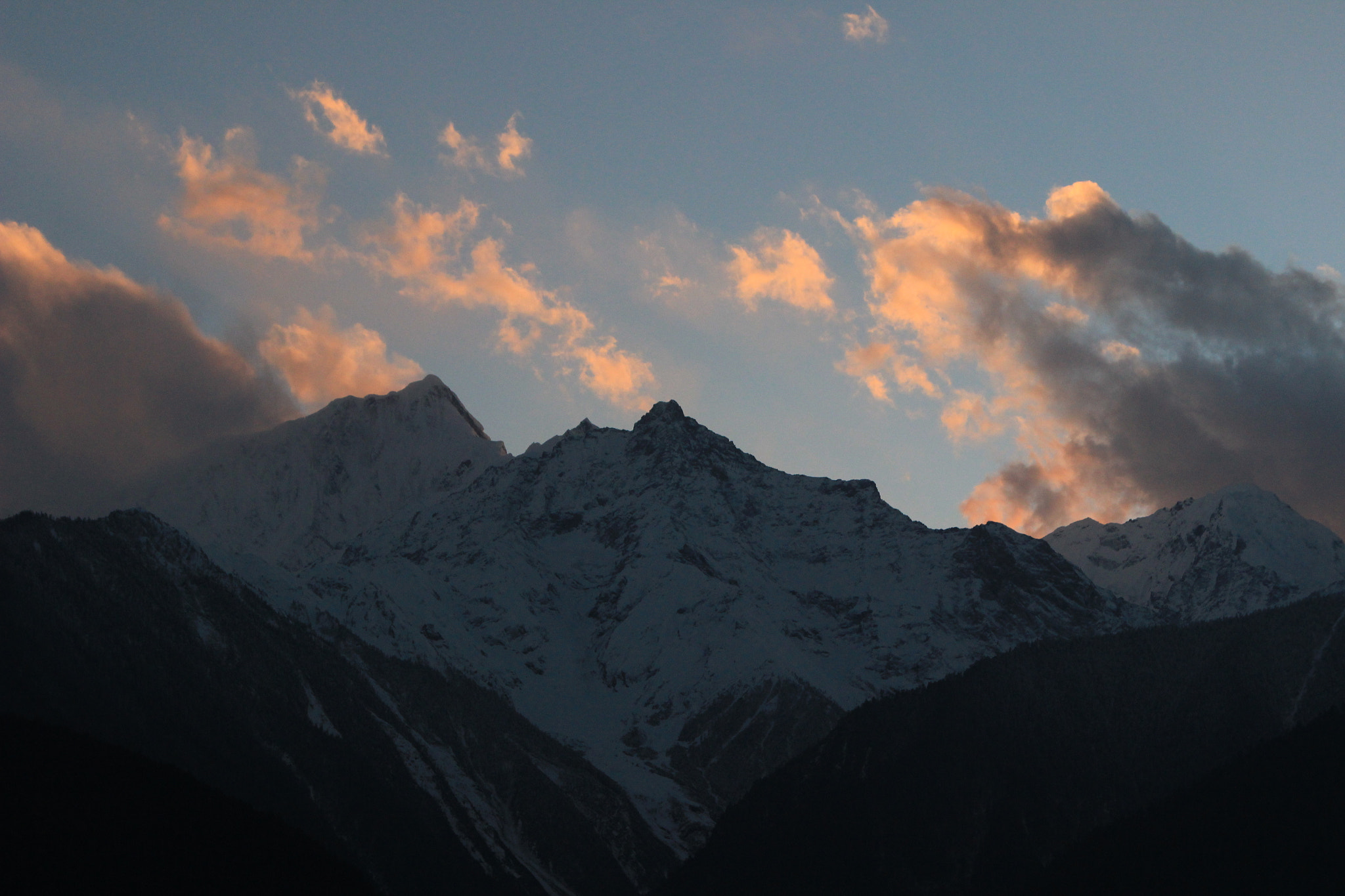 Canon EOS 600D (Rebel EOS T3i / EOS Kiss X5) sample photo. Snow mountain at sunset (2) photography