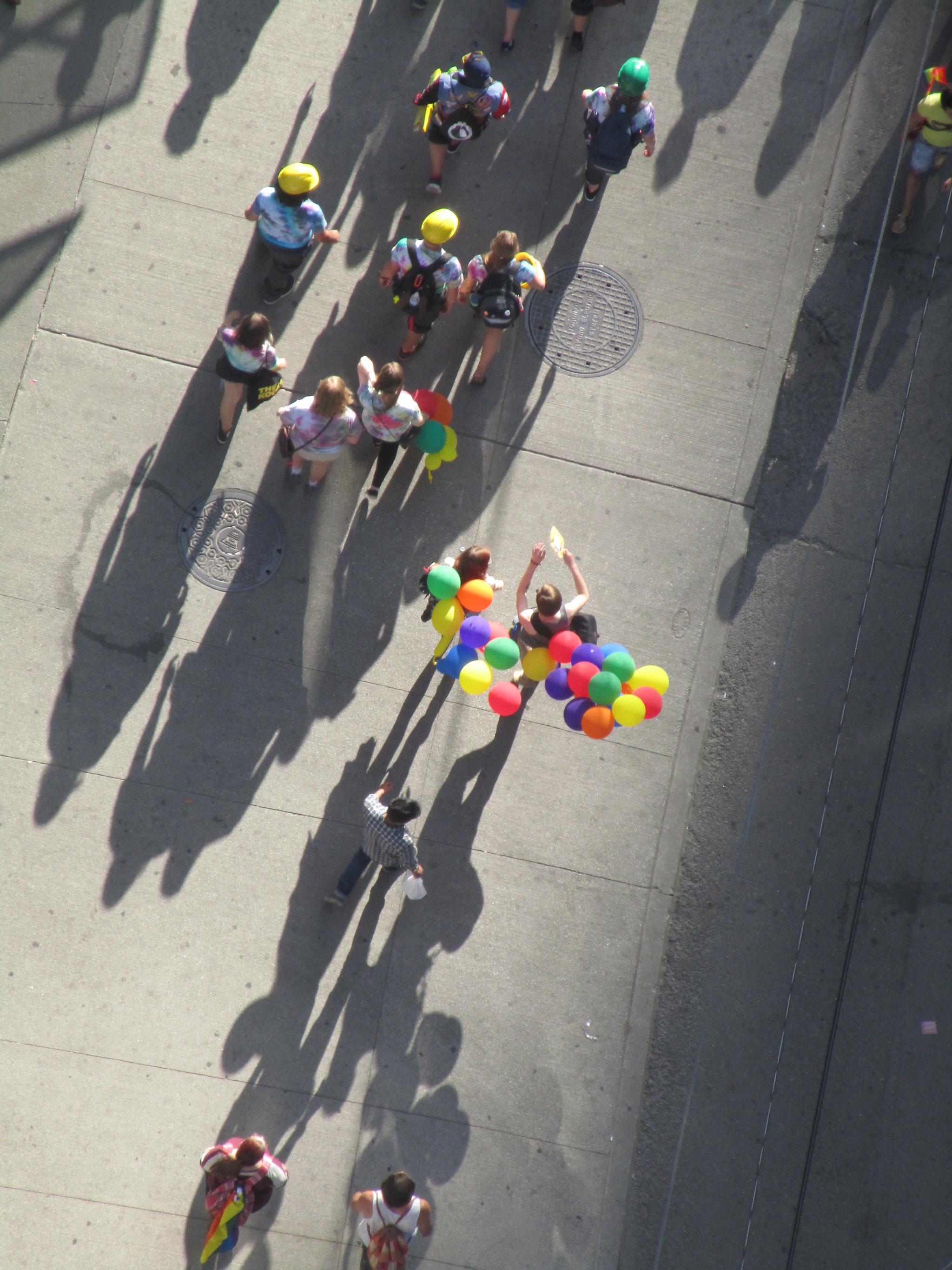 Canon PowerShot ELPH 170 IS (IXUS 170 / IXY 170) sample photo. Someone is walking their balloons photography