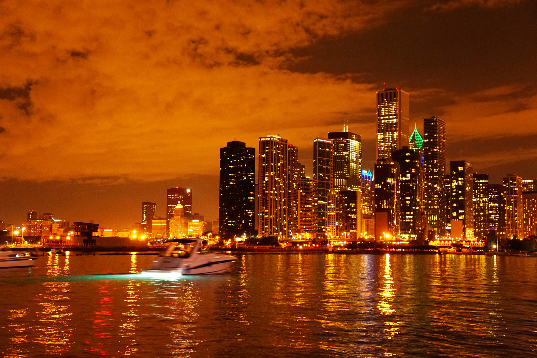 Sony E 18-55mm F3.5-5.6 OSS sample photo. Cityscape at night photography