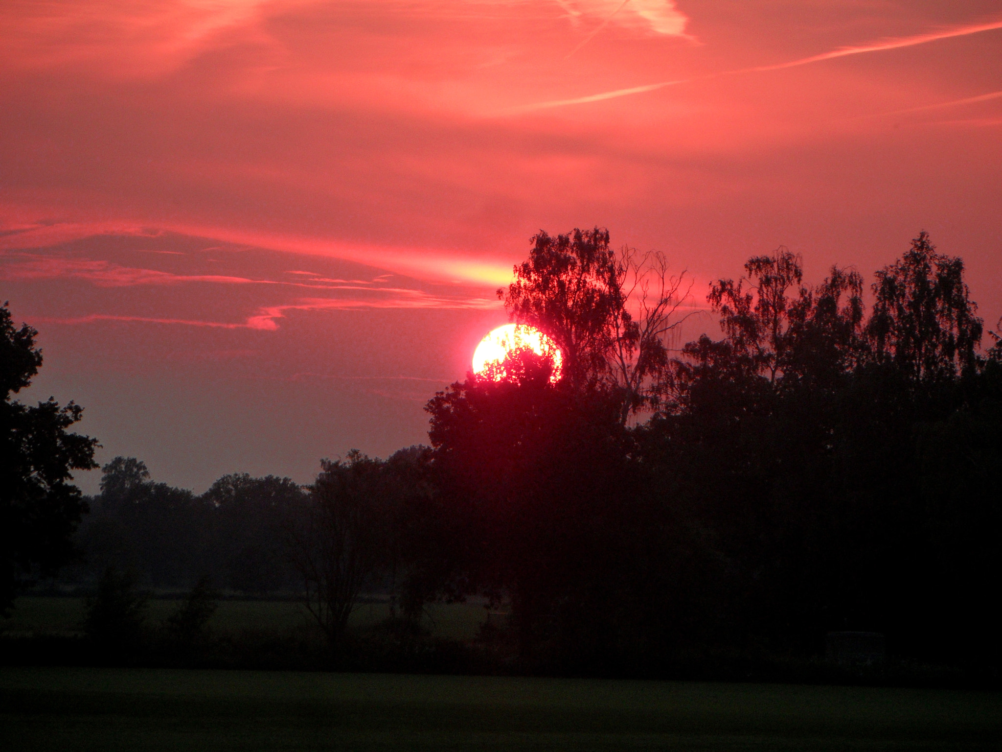 Samsung WB650 / VLUU WB650 /  WB660 sample photo. Glimpse of sunset photography