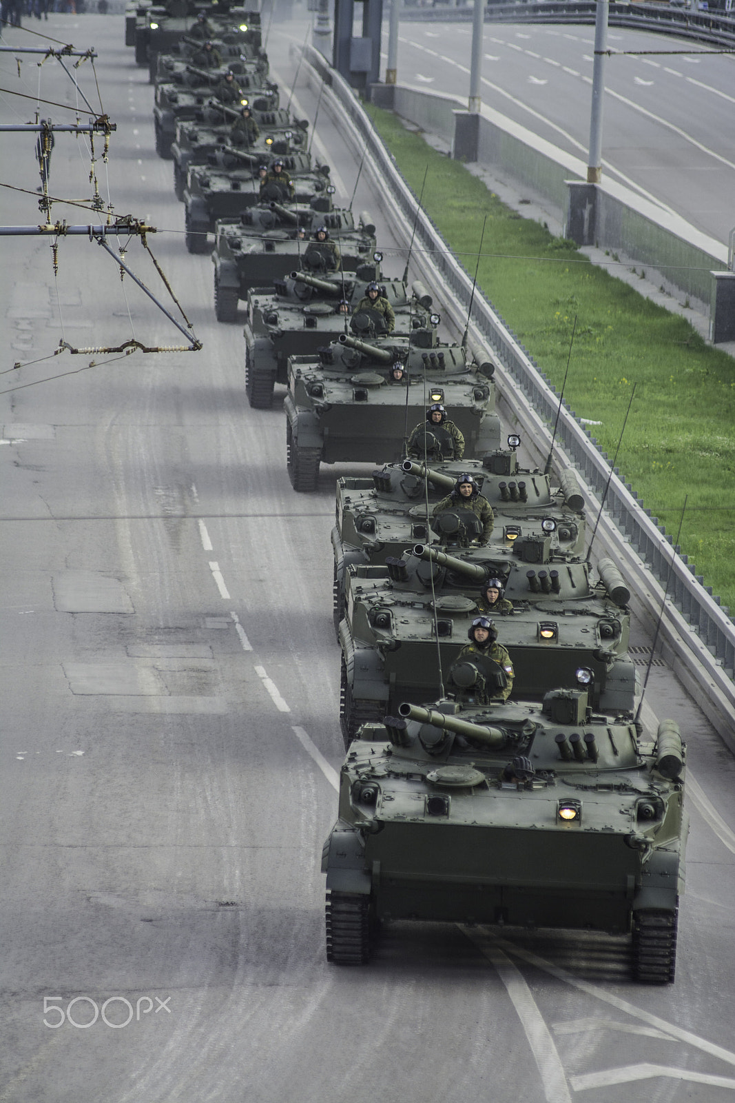 AF Zoom-Nikkor 80-200mm f/2.8 ED sample photo. Column of bmp-3 photography