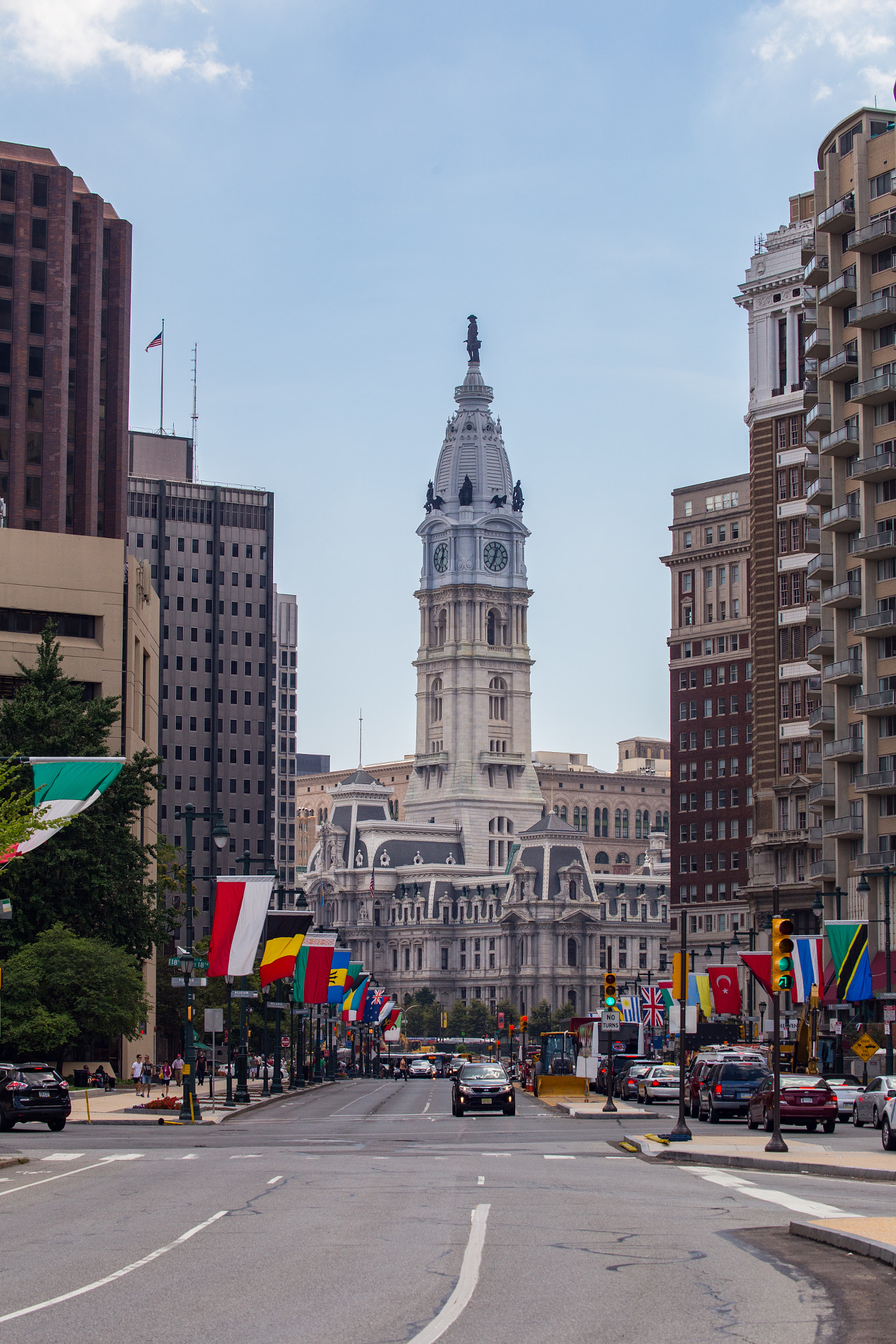 Canon EF 80-200mm f/2.8L sample photo. City hall photography