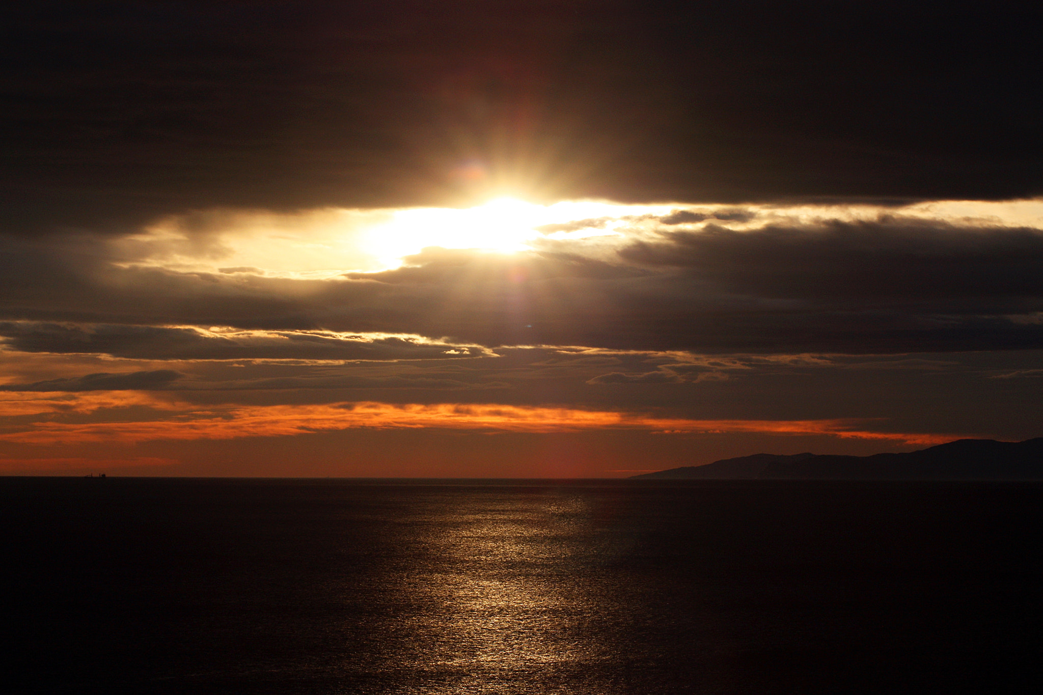 Canon EOS 450D (EOS Rebel XSi / EOS Kiss X2) sample photo. Dramatic sky photography