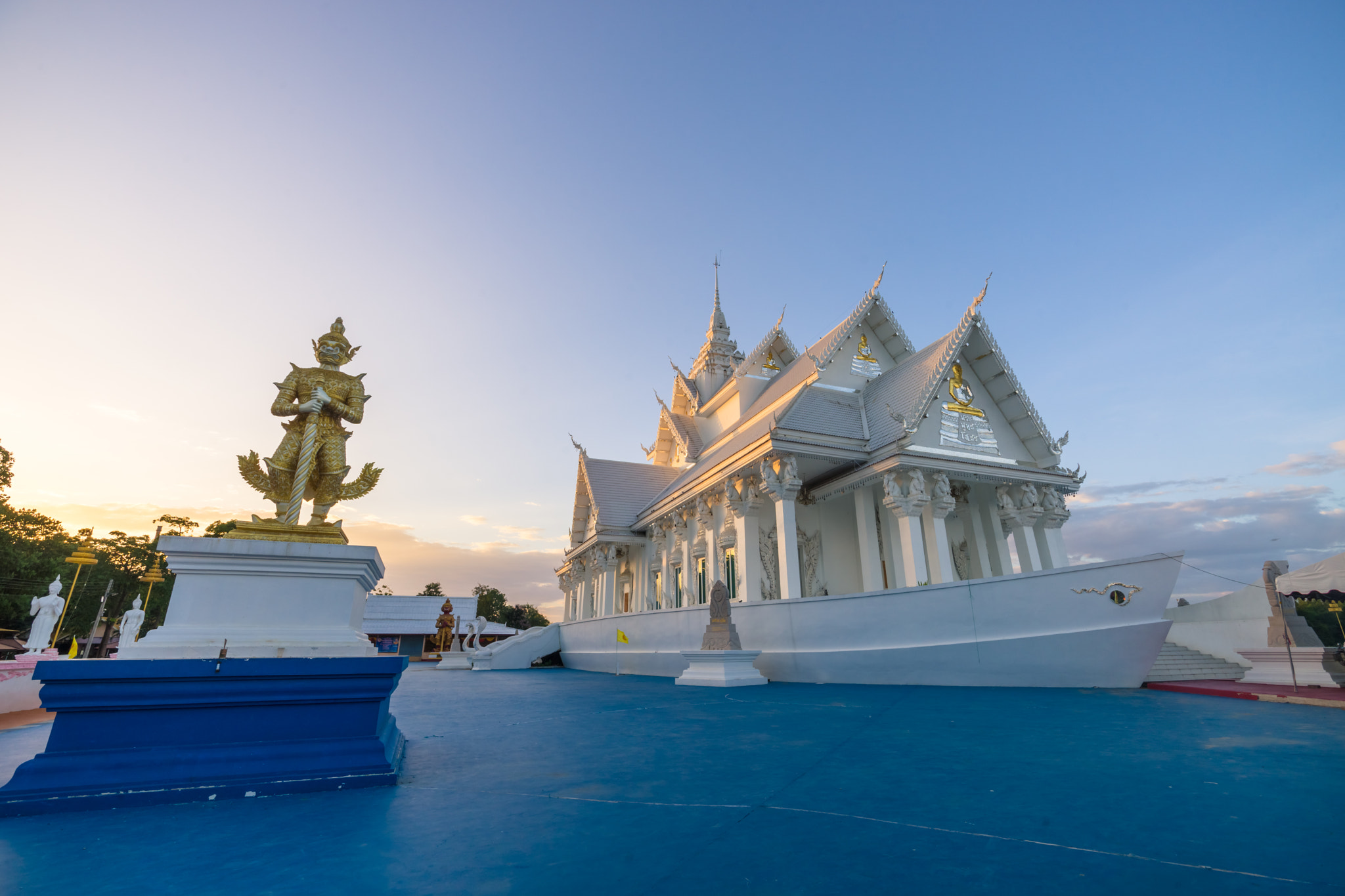 Sony a99 II + Sony Vario-Sonnar T* 16-35mm F2.8 ZA SSM sample photo. Wat hin thaen lamphachi  and boat  style church ,kanchanaburi, t photography
