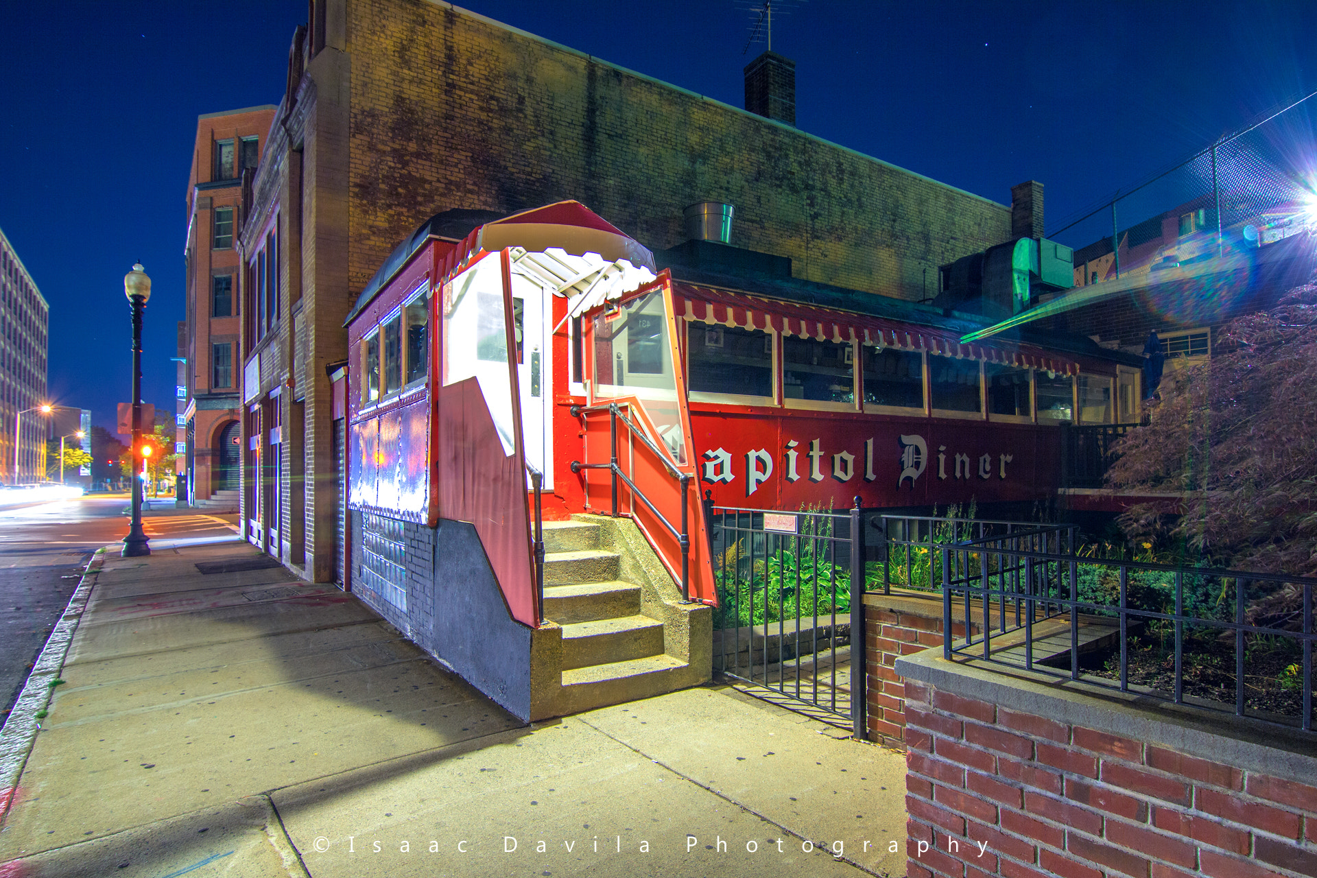 Canon EOS 550D (EOS Rebel T2i / EOS Kiss X4) sample photo. Capitol diner photography