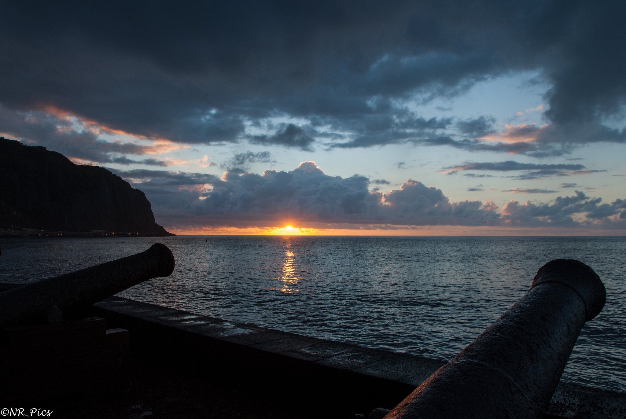 Sony Alpha DSLR-A200 sample photo. Afterwork sunset photography