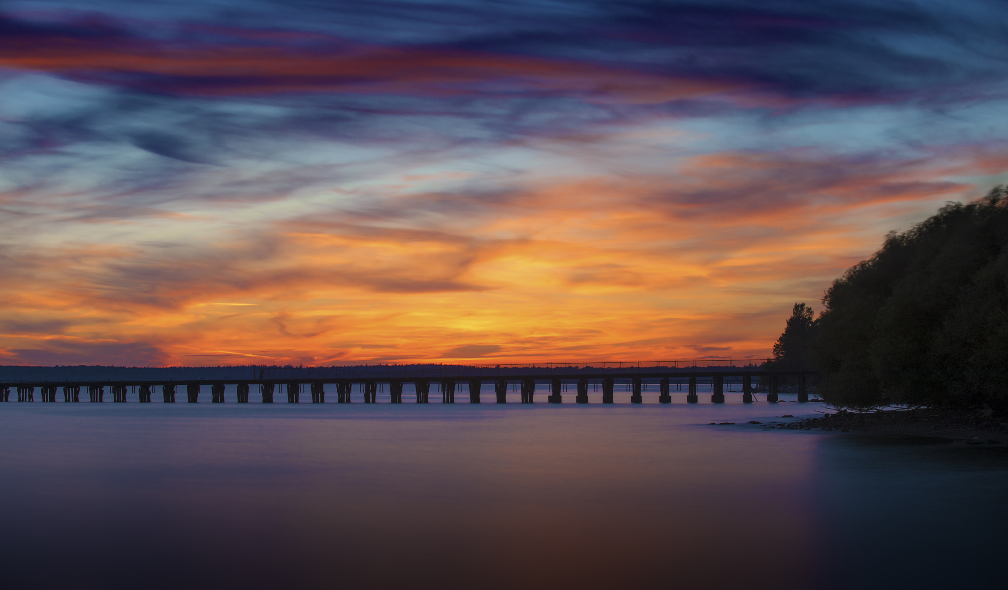 AF-S Zoom-Nikkor 80-200mm f/2.8D IF-ED sample photo. Pier sunset photography