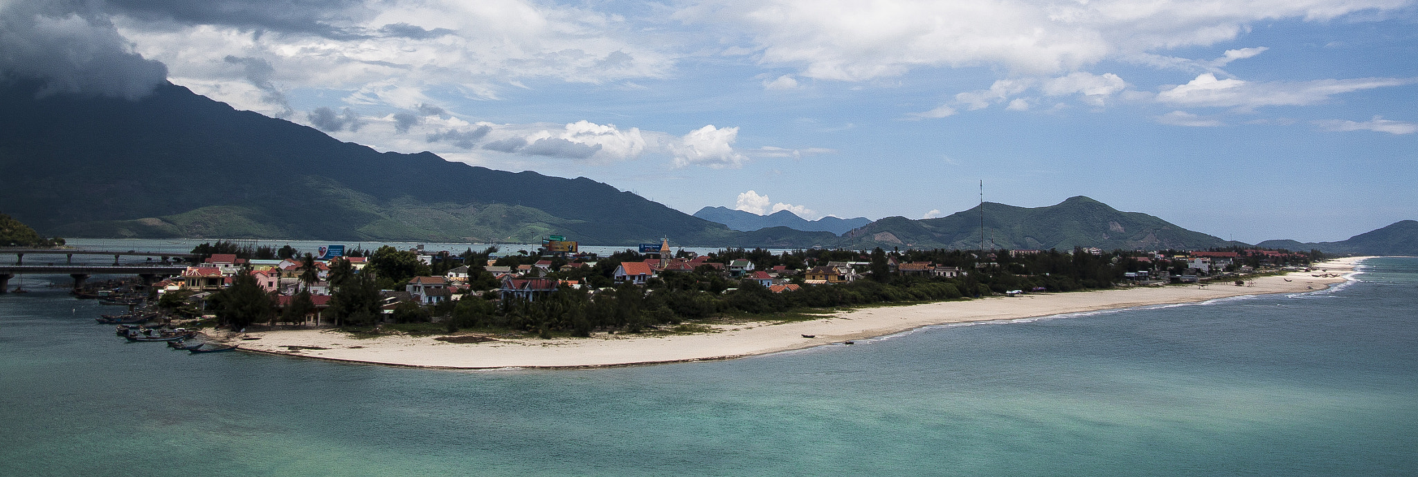 Canon EOS 500D (EOS Rebel T1i / EOS Kiss X3) sample photo. Little island photography