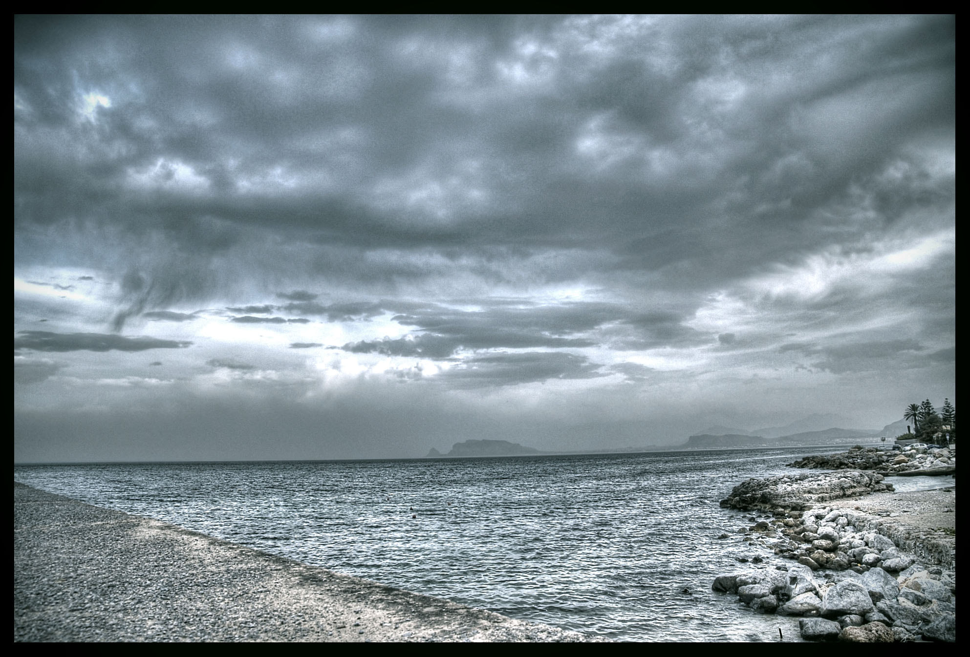 Sigma 17-70mm F2.8-4.5 DC Macro Asp. IF sample photo. Tonemapped by matteo scardovelli photography